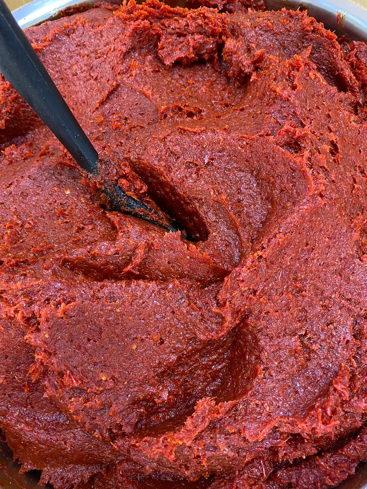 Yörece Çiftlik Güneş Kurusu Doğal Domates Salçası – Katkısız, Ev Yapımı Lezzet