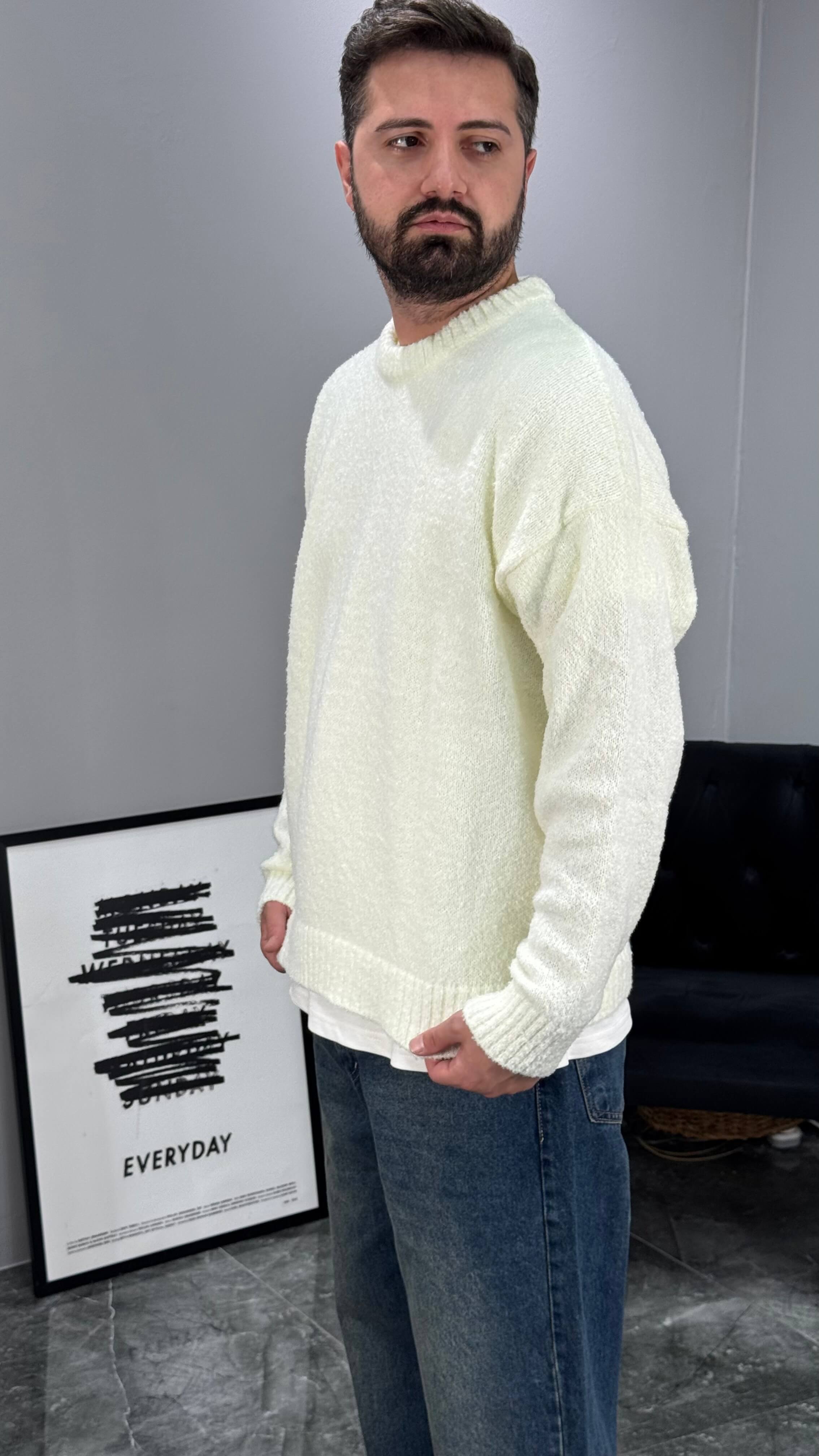 Yumuşak Dokulu Boxy Fit Oversize Kazak - Beyaz