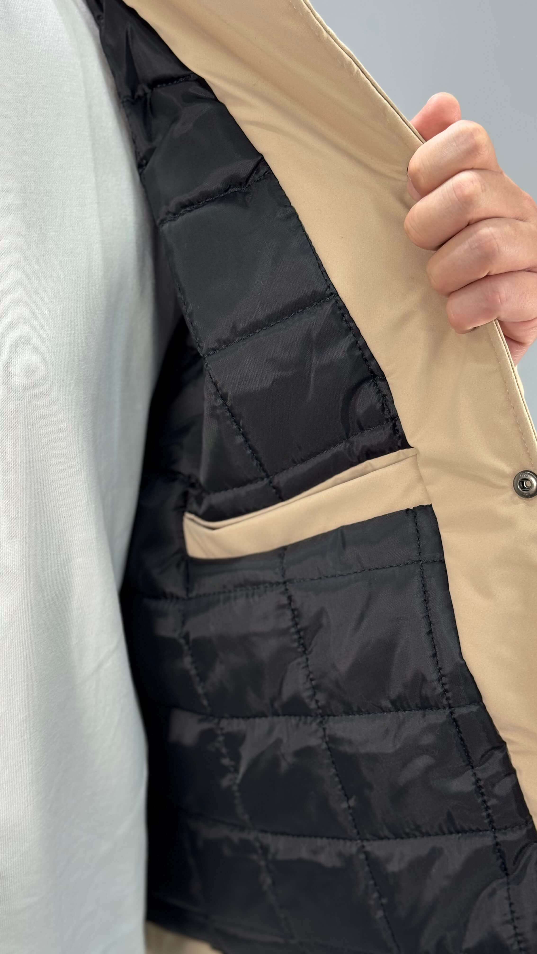 Liora Kapitoneli Bomber Mont