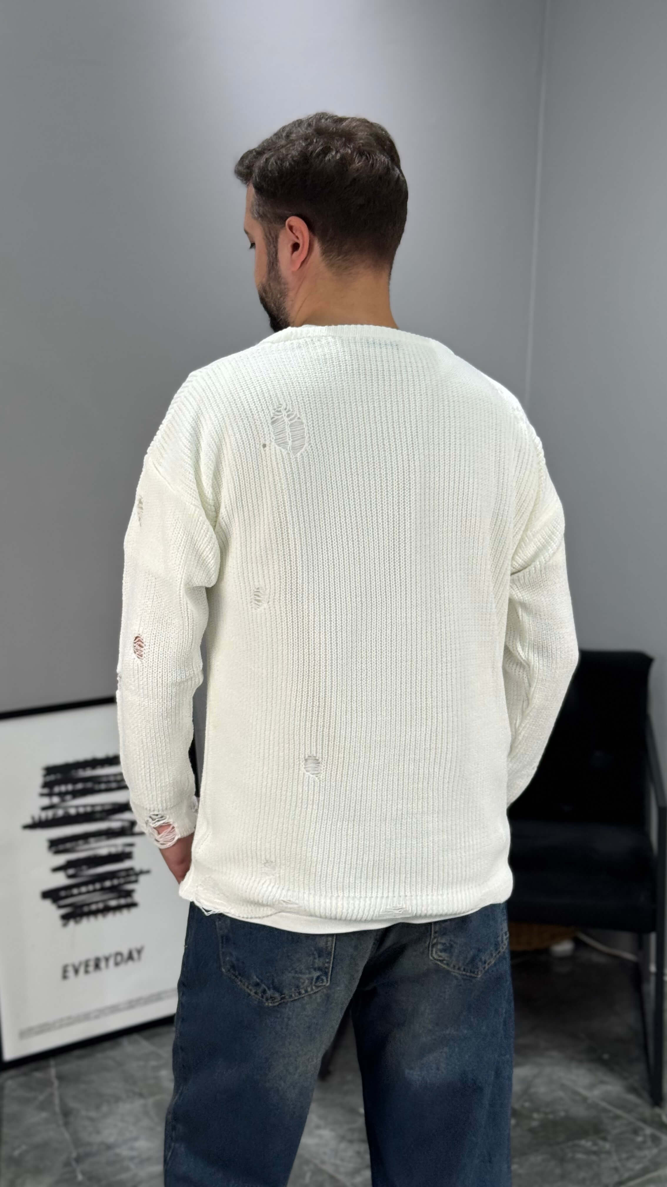 Yırtık Detay Oversize Örme Kazak - Beyaz