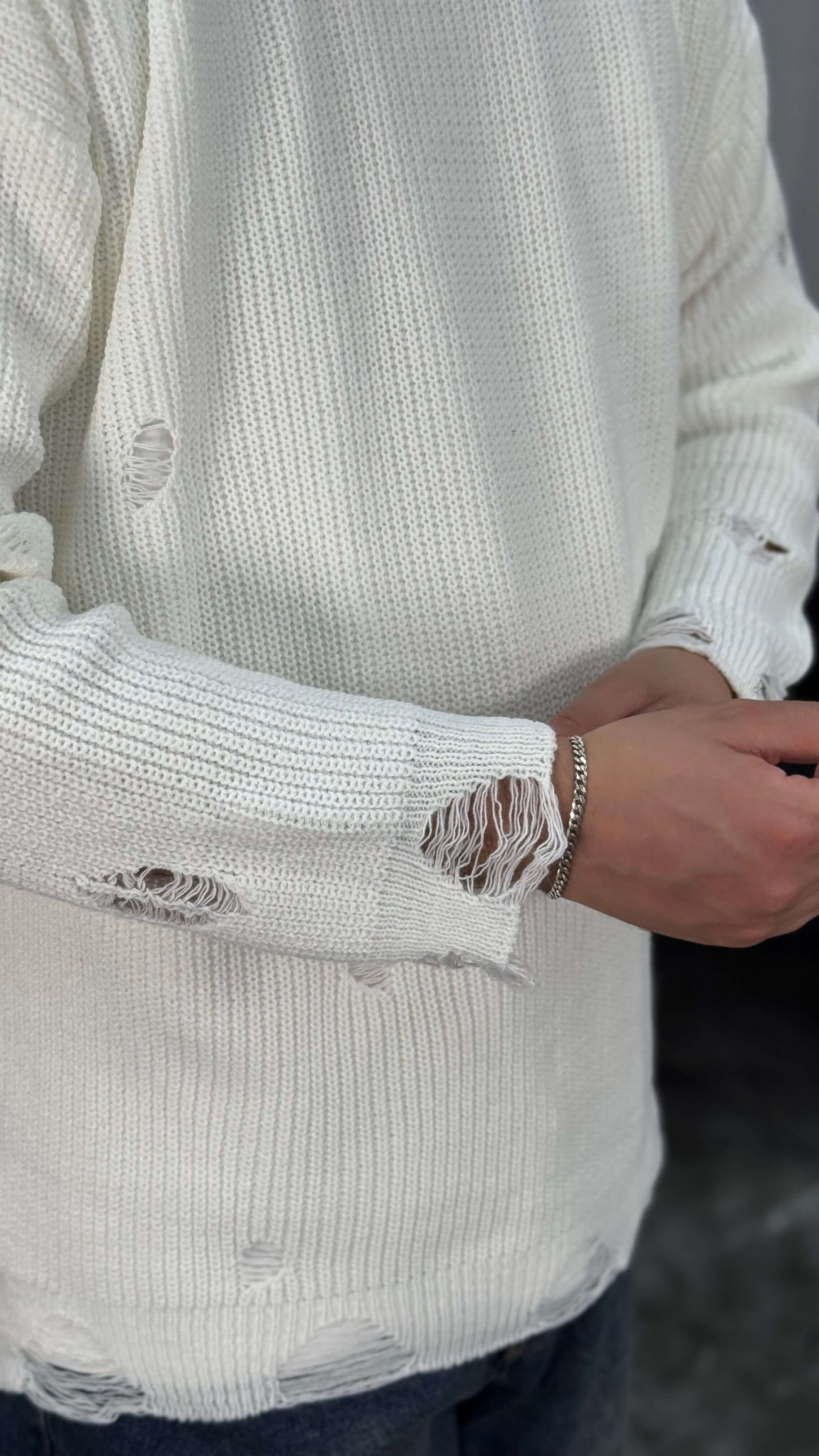 Yırtık Detay Oversize Örme Kazak - Beyaz