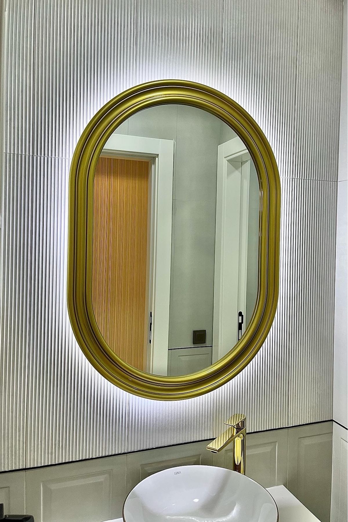 Gold Çerçeveli LED Işıklı Lavabo Aynası