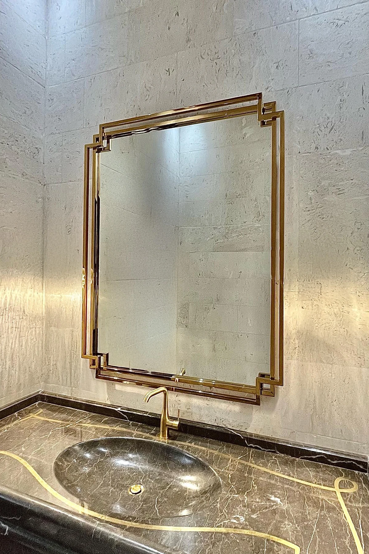 Paslanmaz Çelik Duvar Aynası