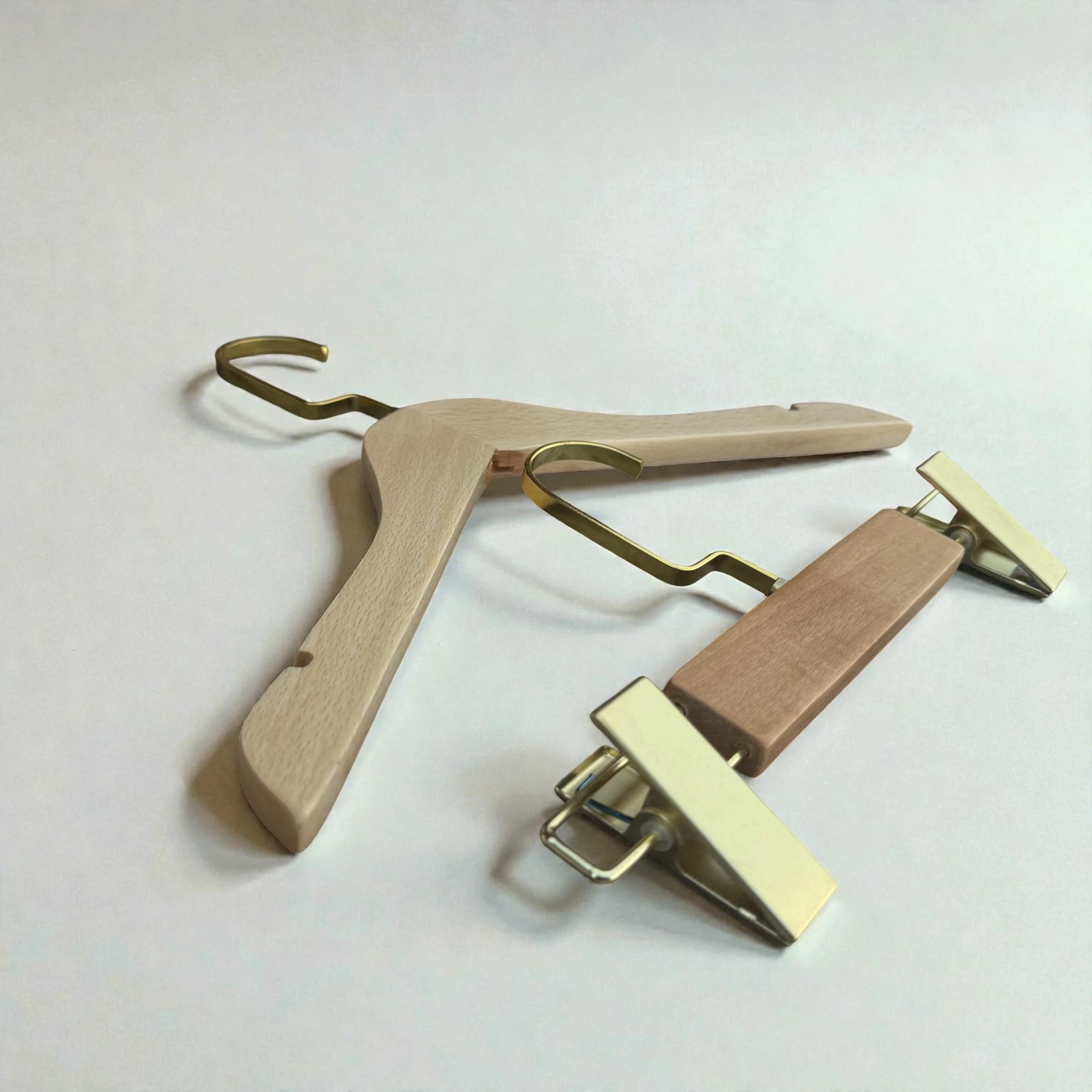 Naturel Ahşap Bebek & Çocuk Elbise ve Pantolon Askı Seti Gold Amerikan Kanca