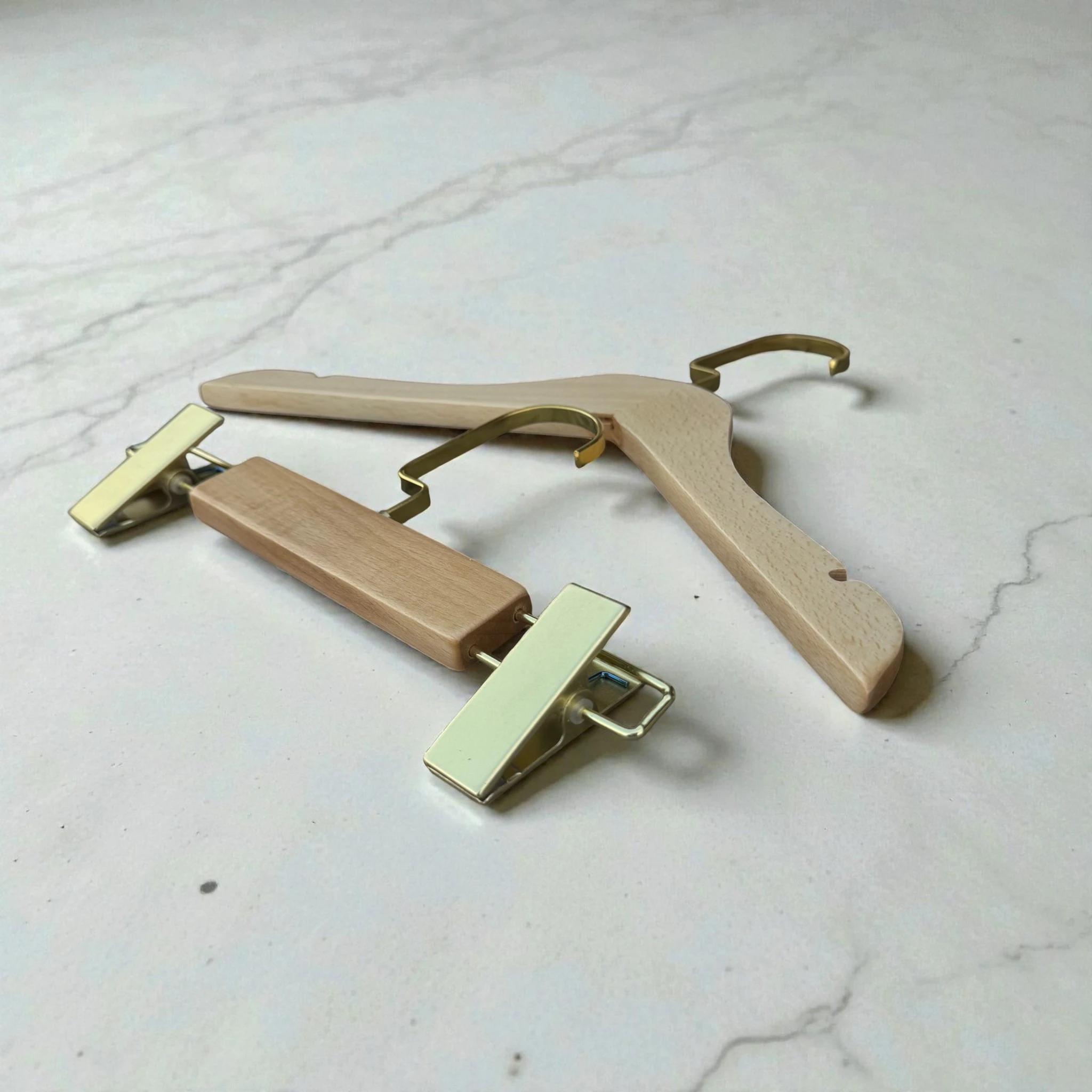 Naturel Ahşap Bebek & Çocuk Elbise ve Pantolon Askı Seti Gold Amerikan Kanca