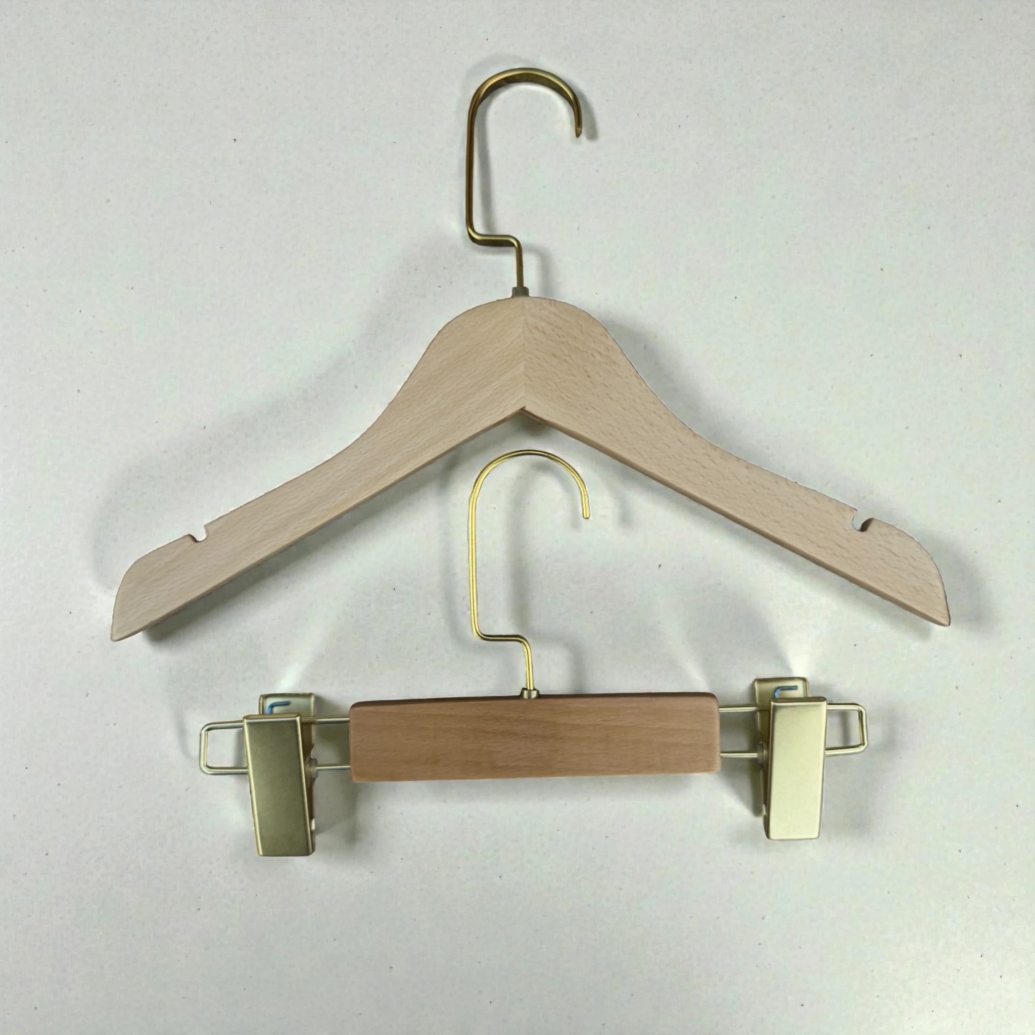 Naturel Ahşap Bebek & Çocuk Elbise ve Pantolon Askı Seti Gold Amerikan Kanca