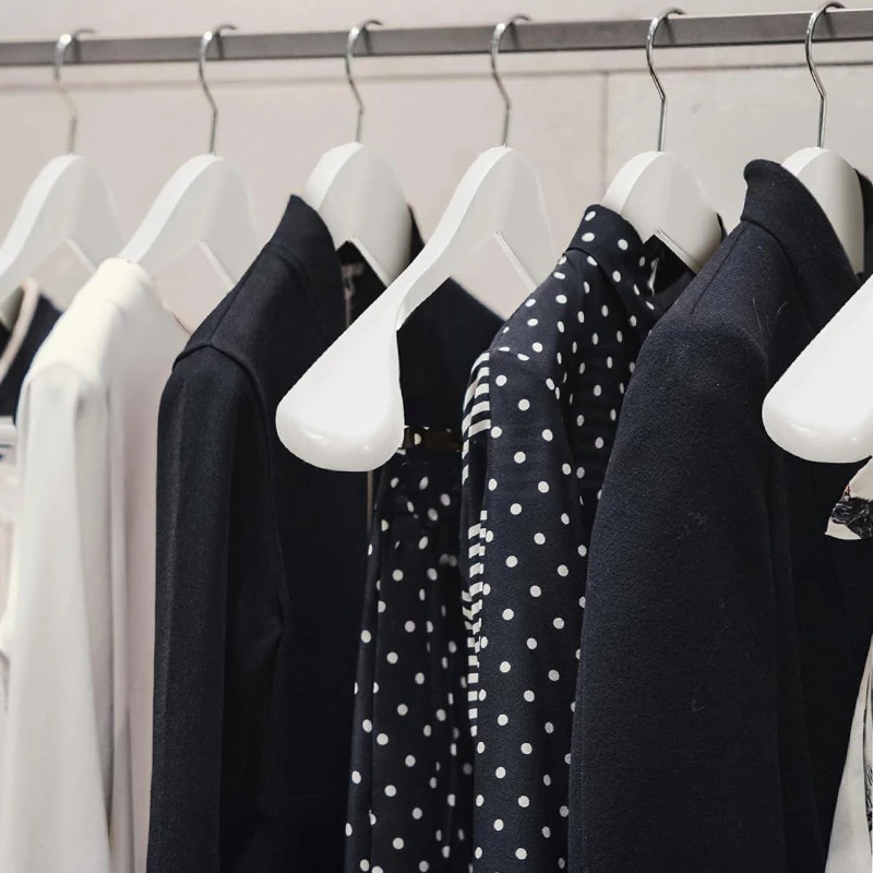 Beyaz Ahşap Pabuçlu Ceket Takım Elbise Askısı