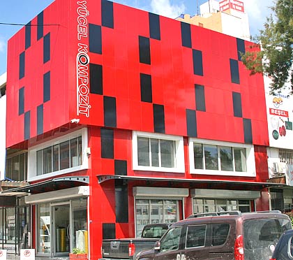 İzmir İnşaatçılar Çarşısı Şubesi yenilendi