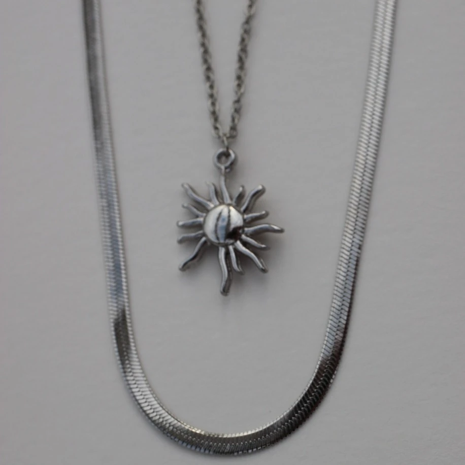 italyan Zincirli Çift Taraflı Güneş Basic Minimal Pinterest Kolye Kombini