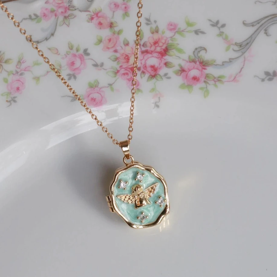 Vintage Mineli Melek Kapaklı Kolye