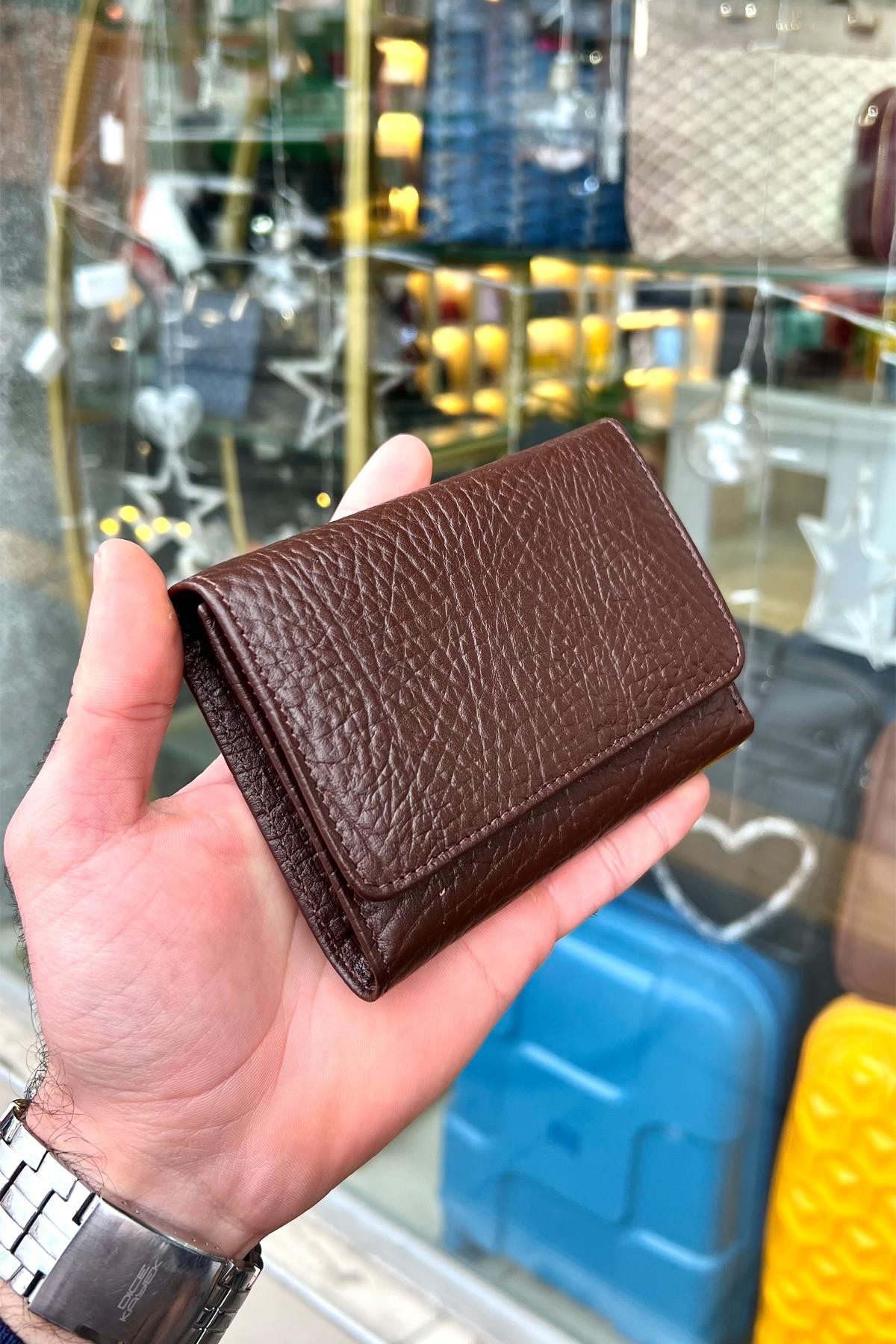 Sahra Kahverengi Hakiki Deri Kadın Cüzdan Kibar ve Kullanışlı (12x9cm)