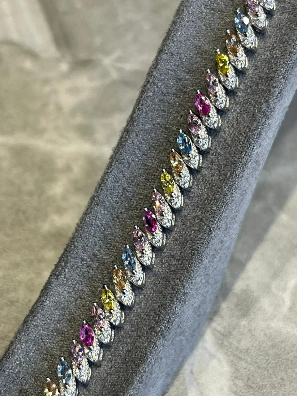 İTHAL RENKLİ OVAL SU YOLU BİLEKLİK