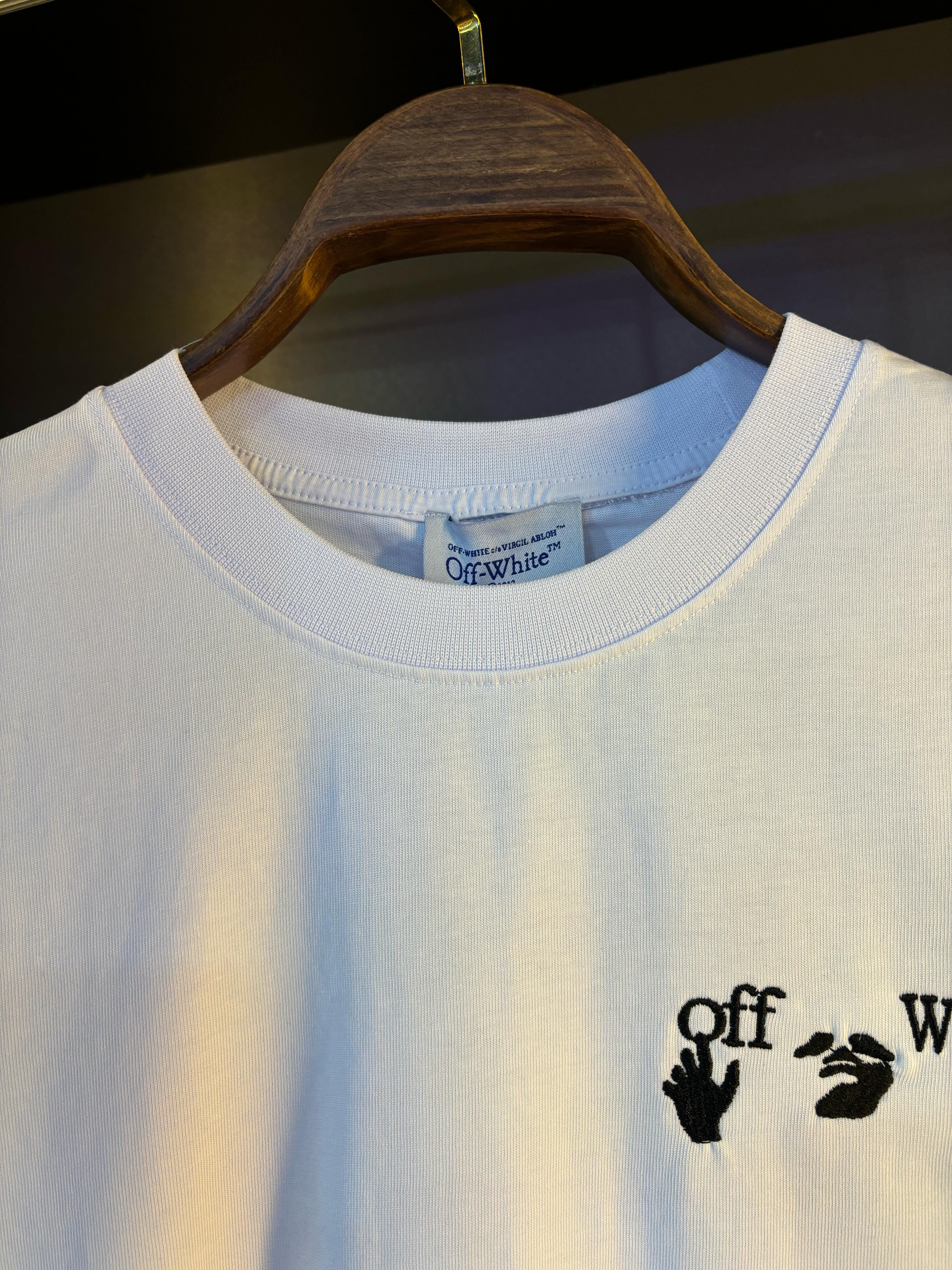 Off white tişört