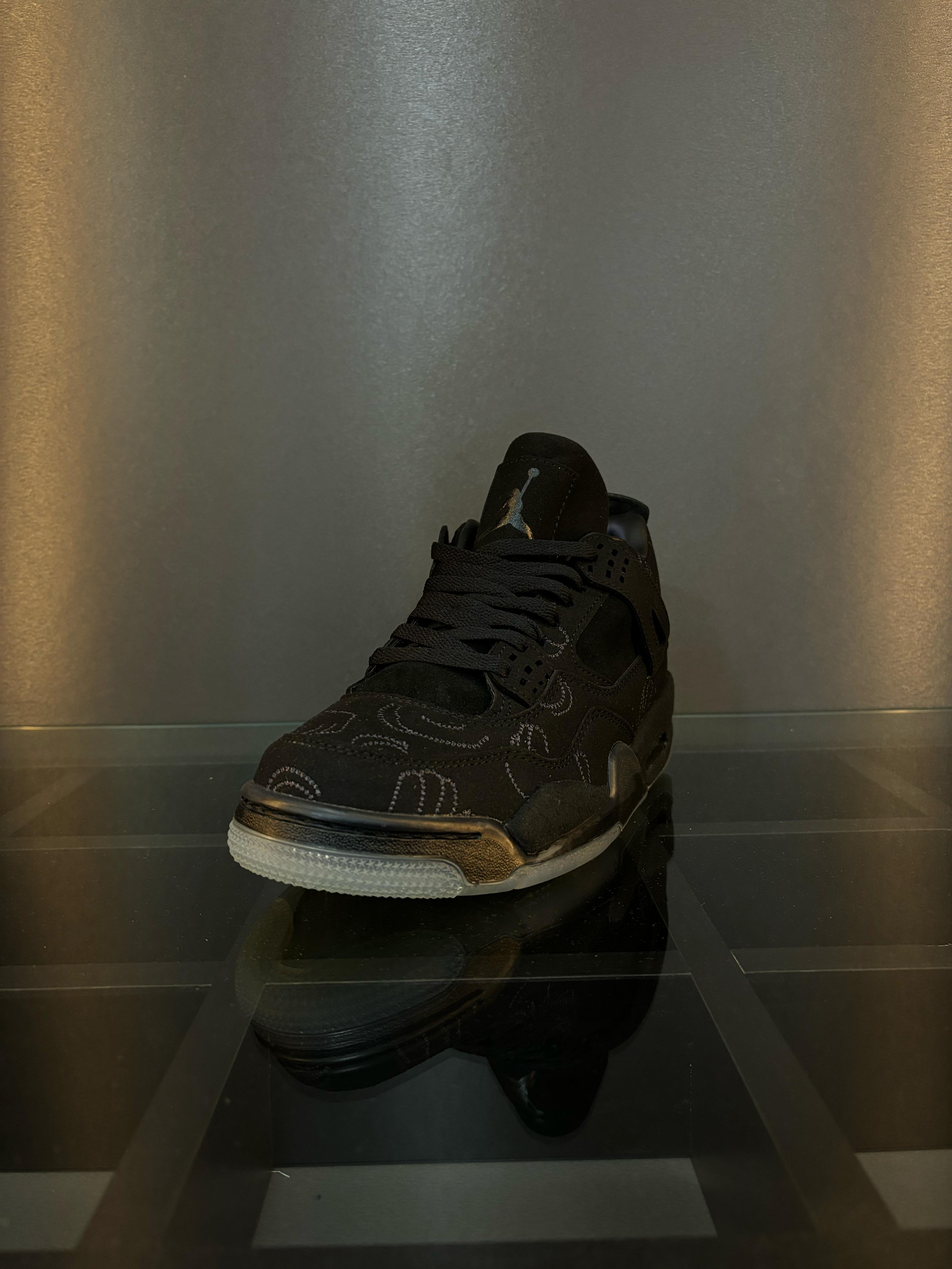 Nike air jordan 4 kaws