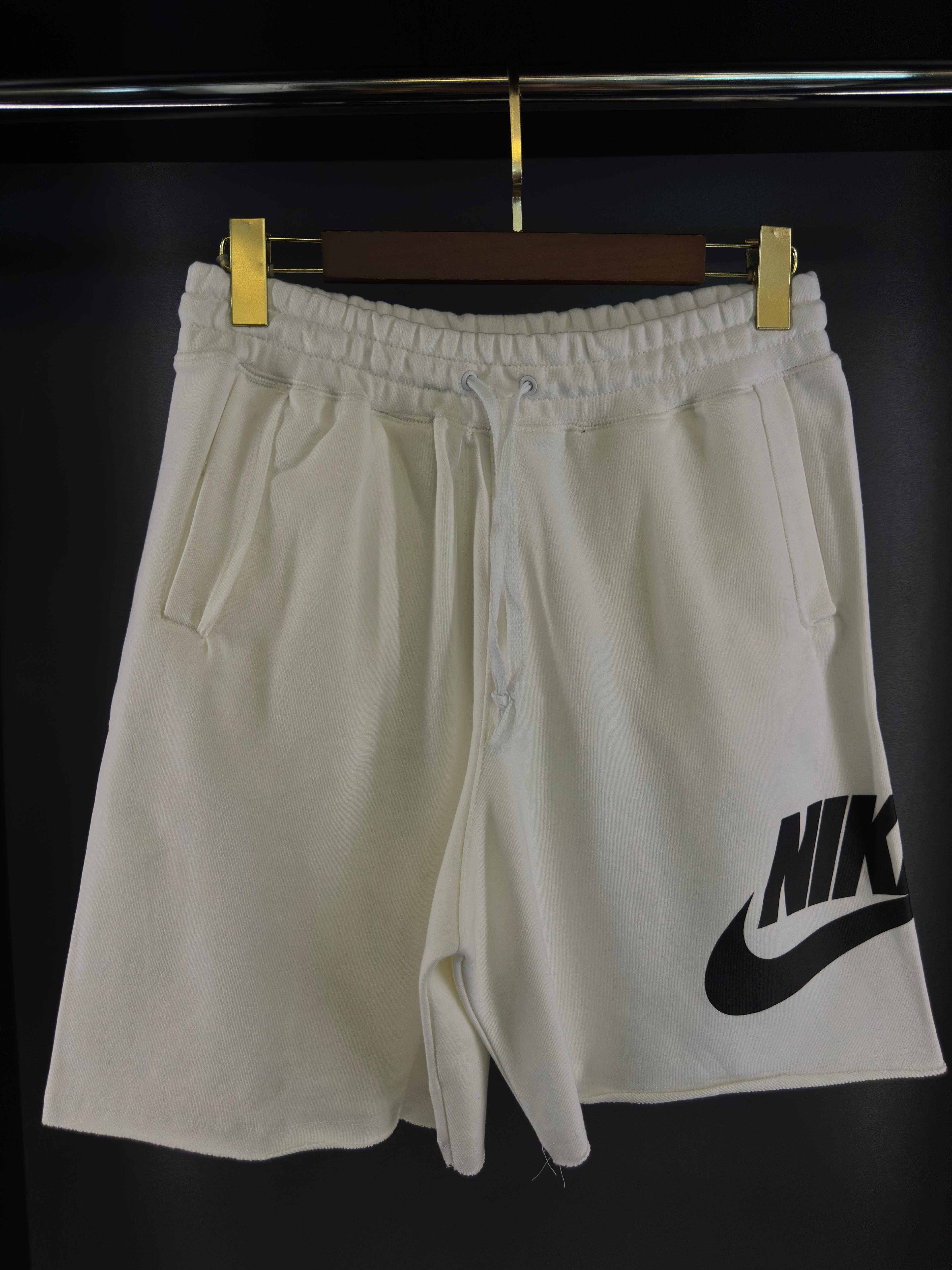 Nike şort