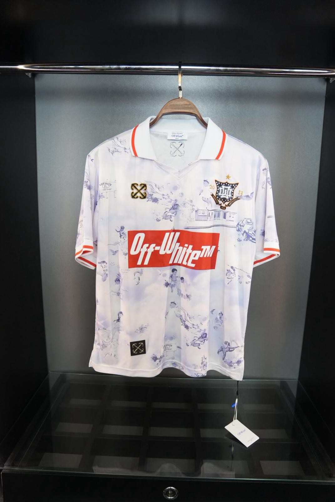 Off white forma