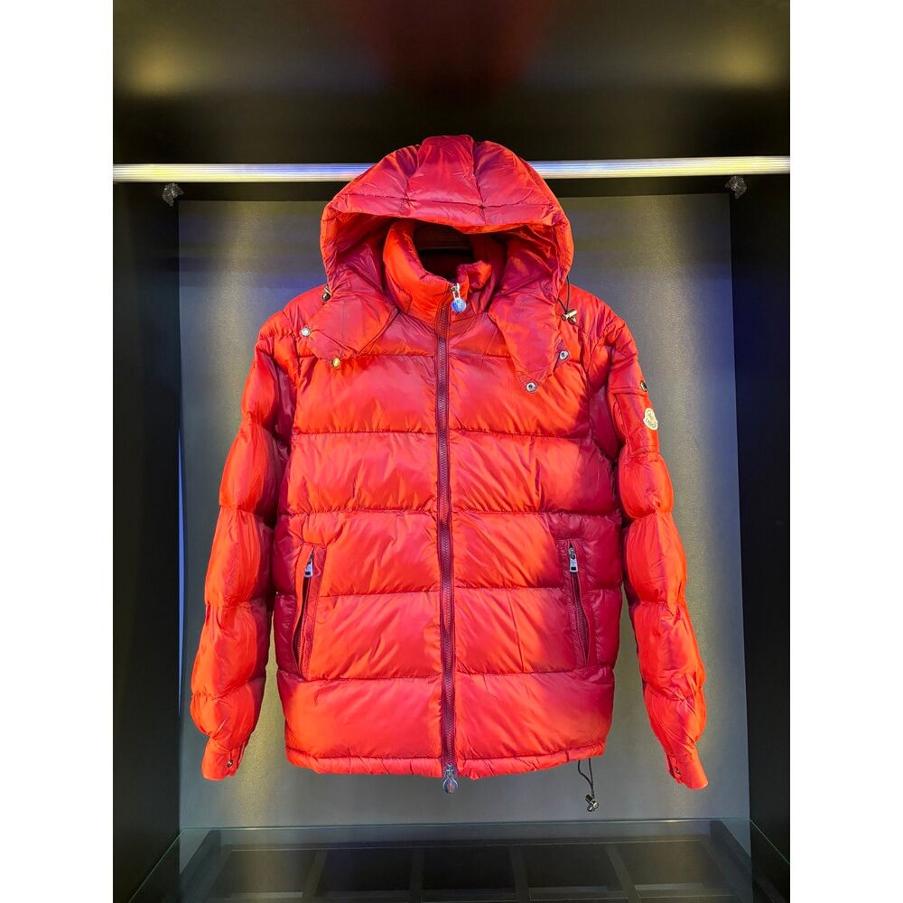 Moncler kırmızı maya mont