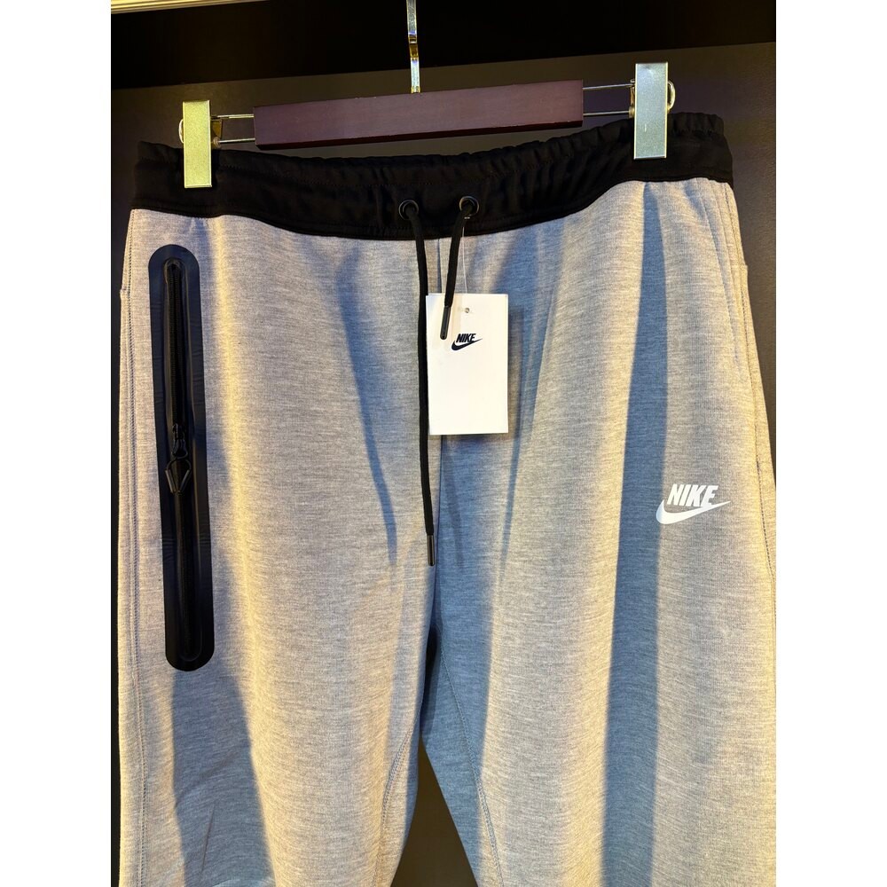 Nike tech fleece panda