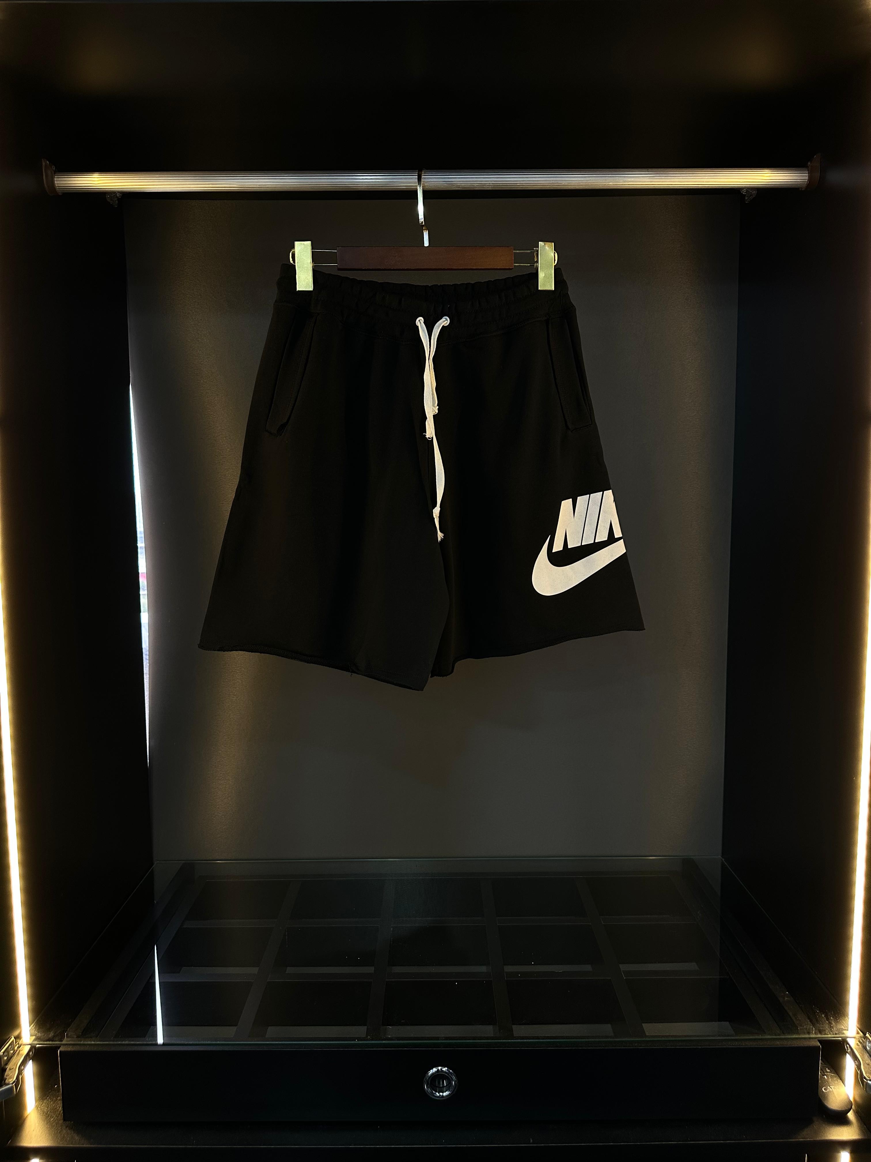 Nike şort