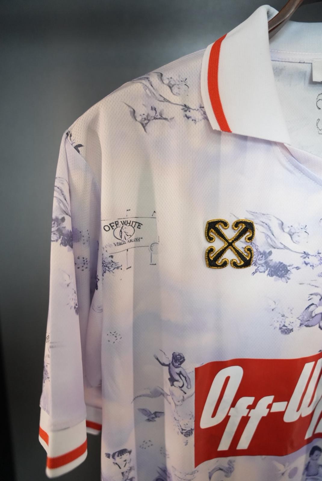 Off white forma