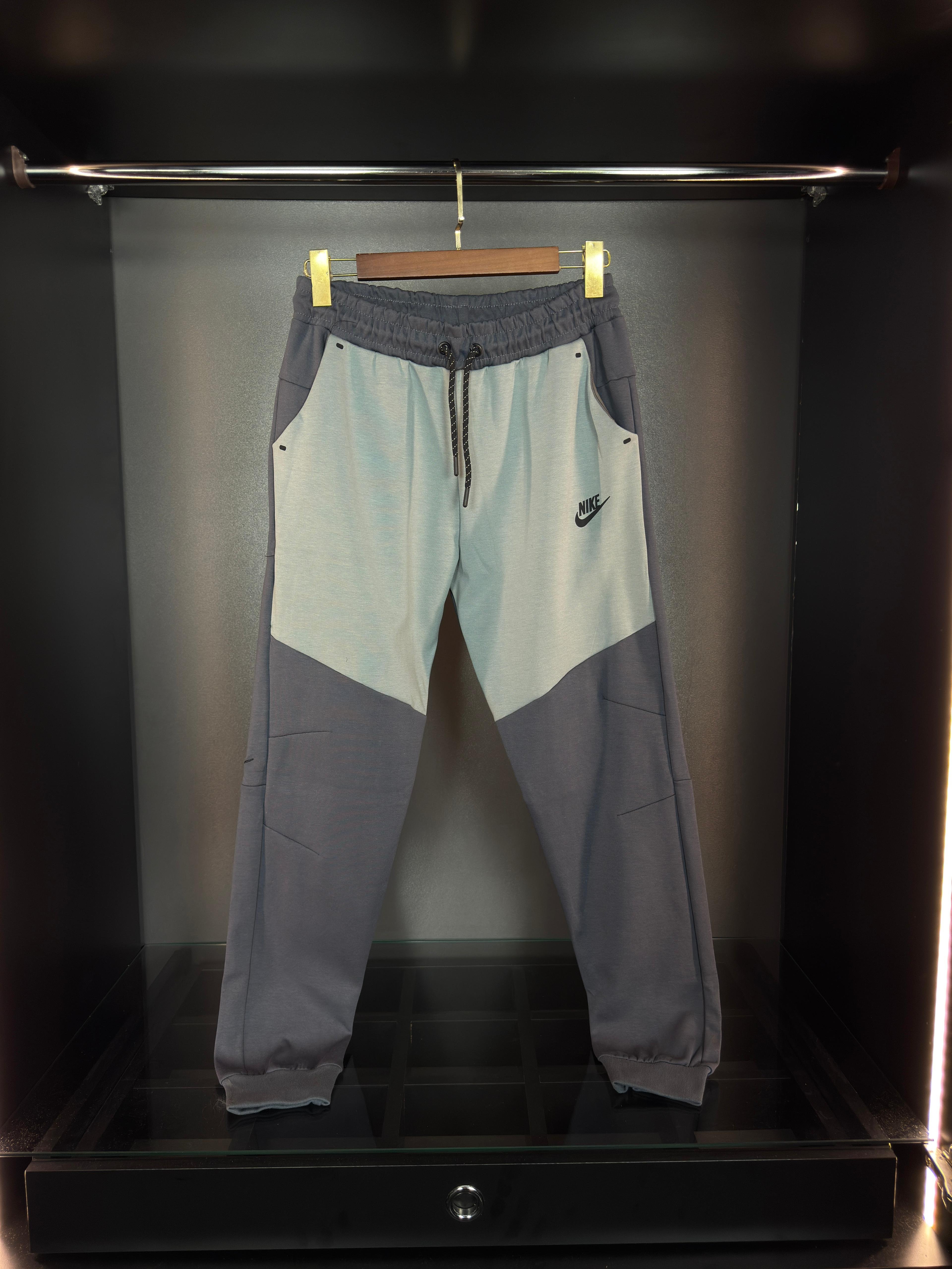 Nike tech fleece takım