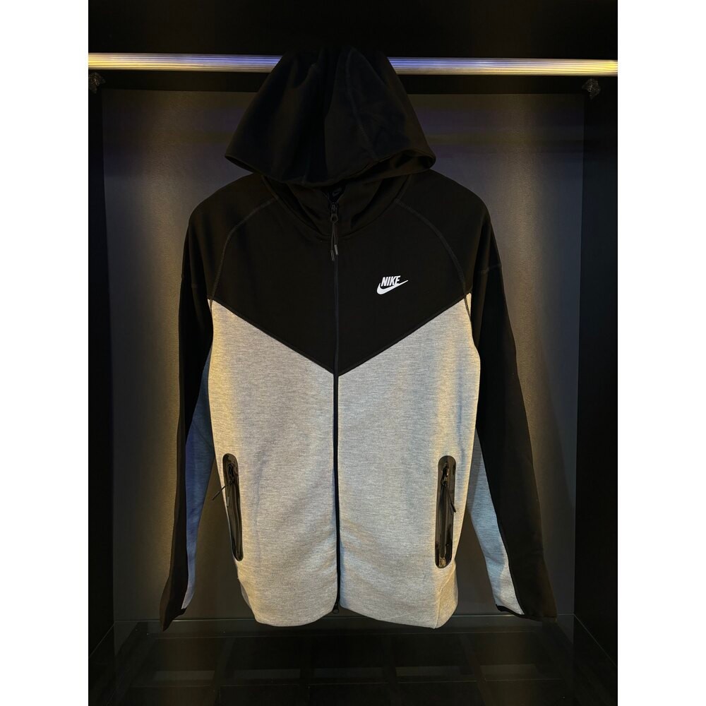 Nike tech fleece panda