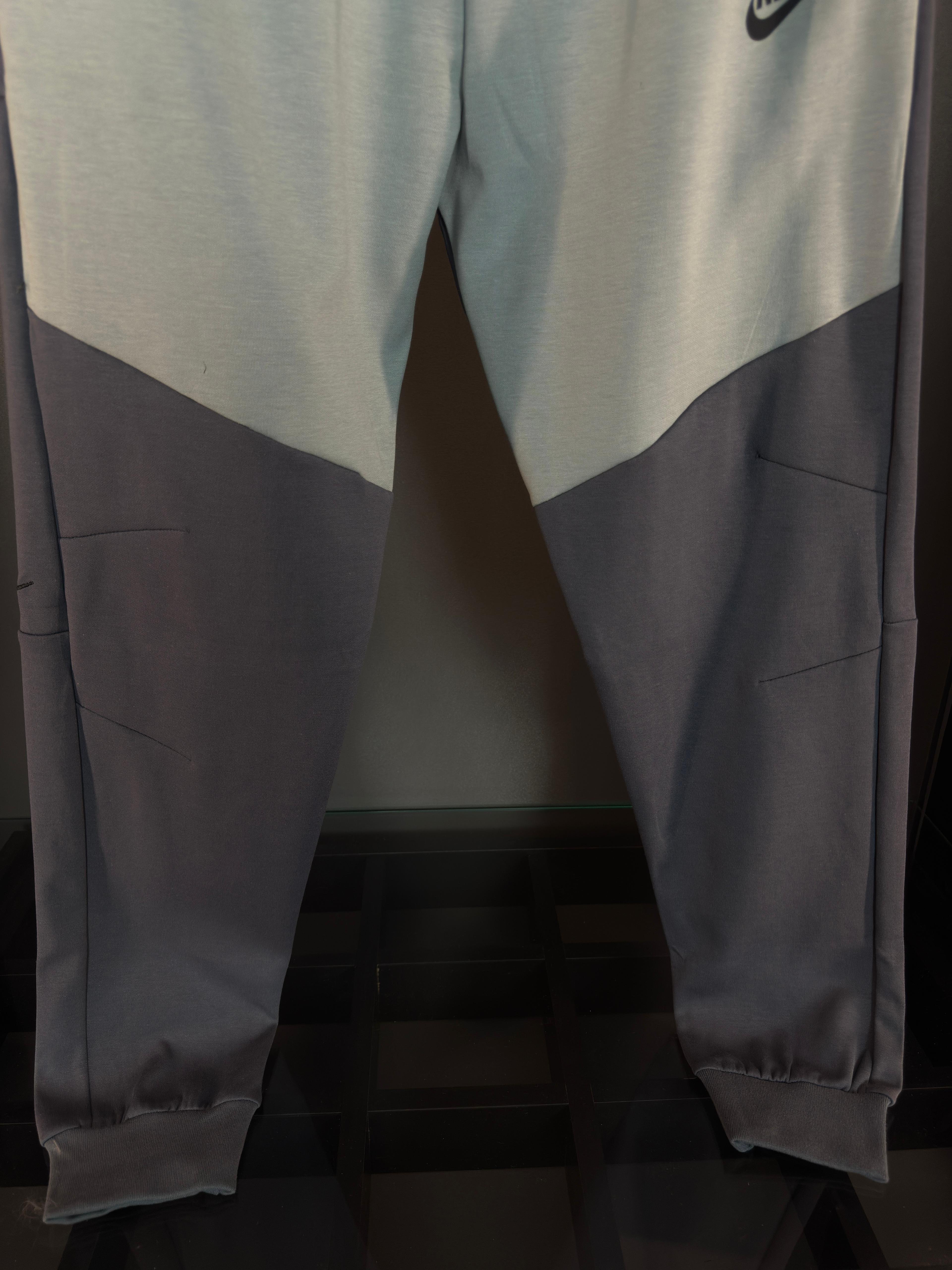 Nike tech fleece takım