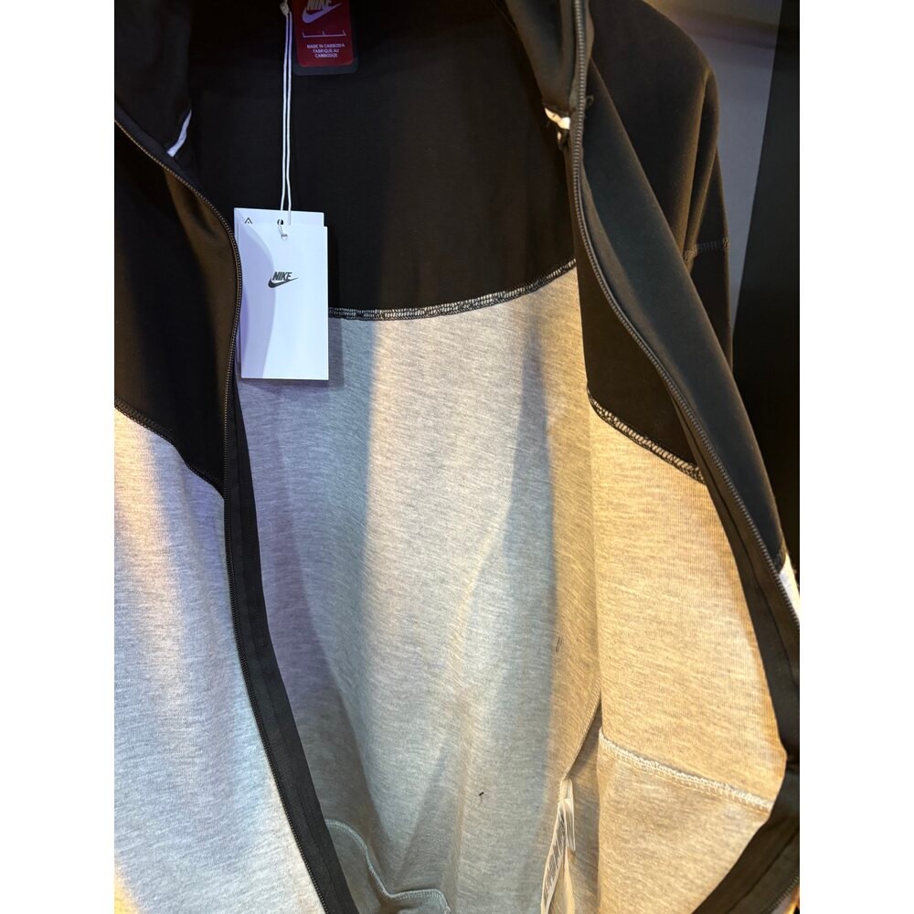 Nike tech fleece panda