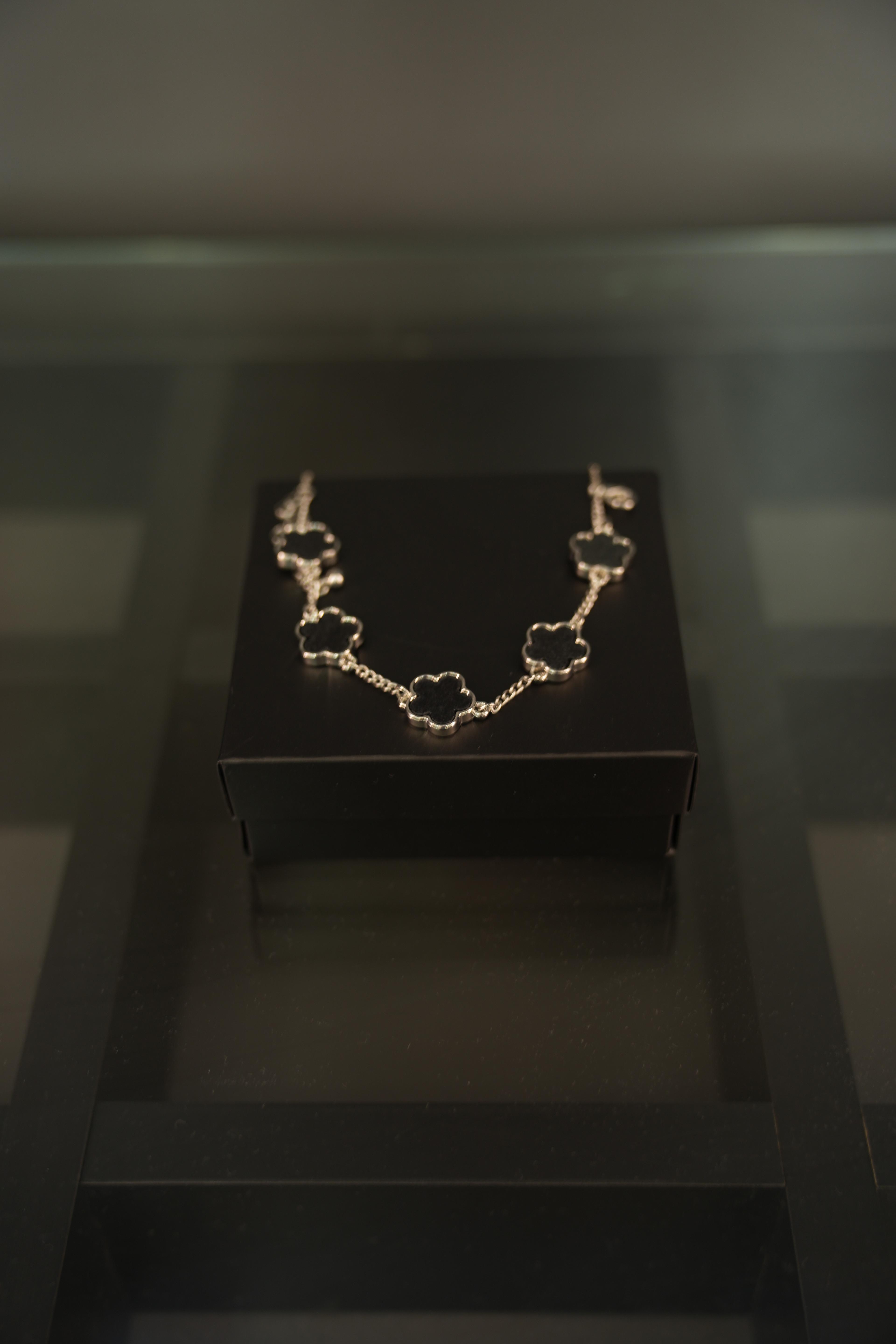 van cleef bileklik
