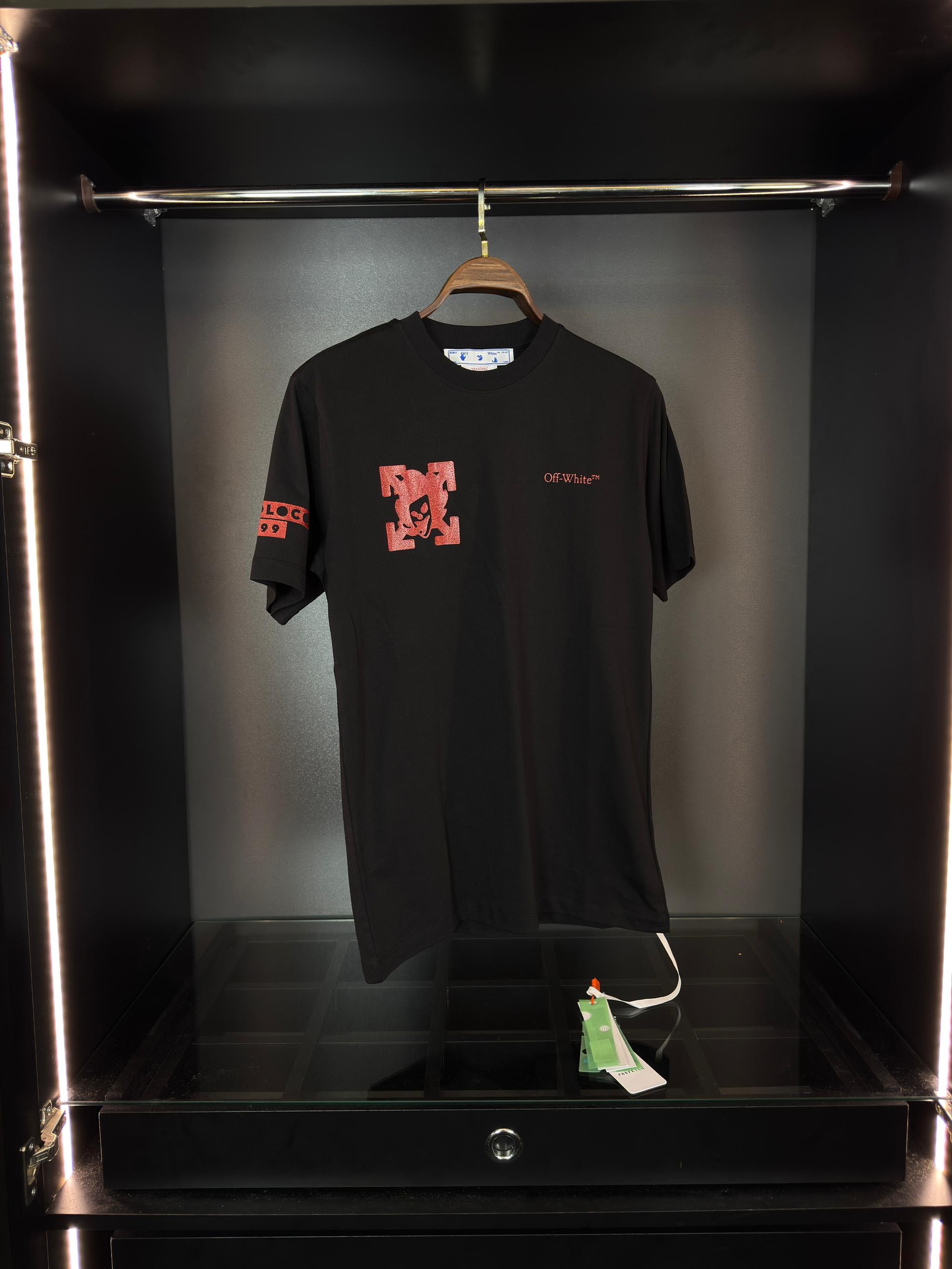 Off white tişört