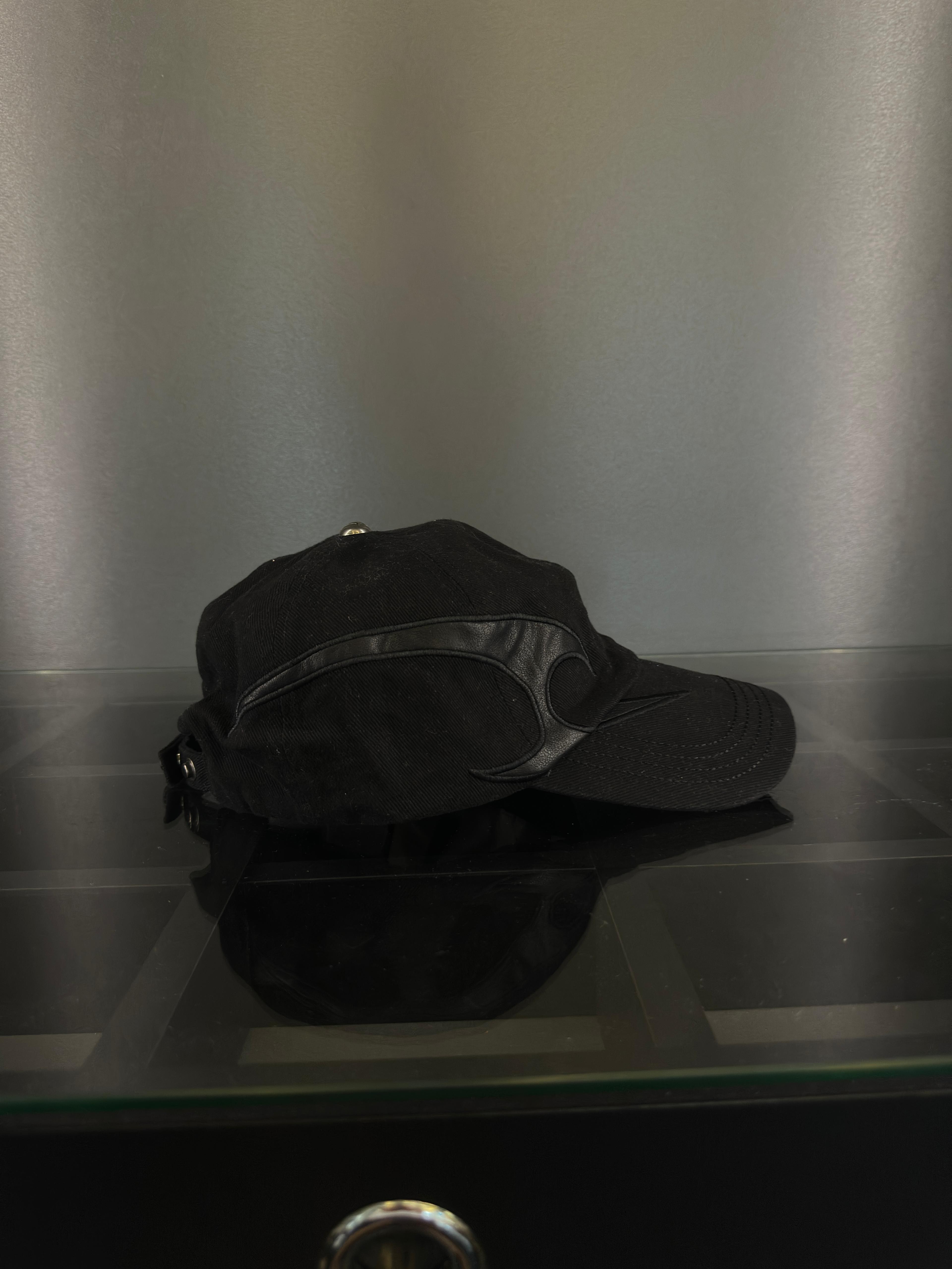 Balenciaga şapka