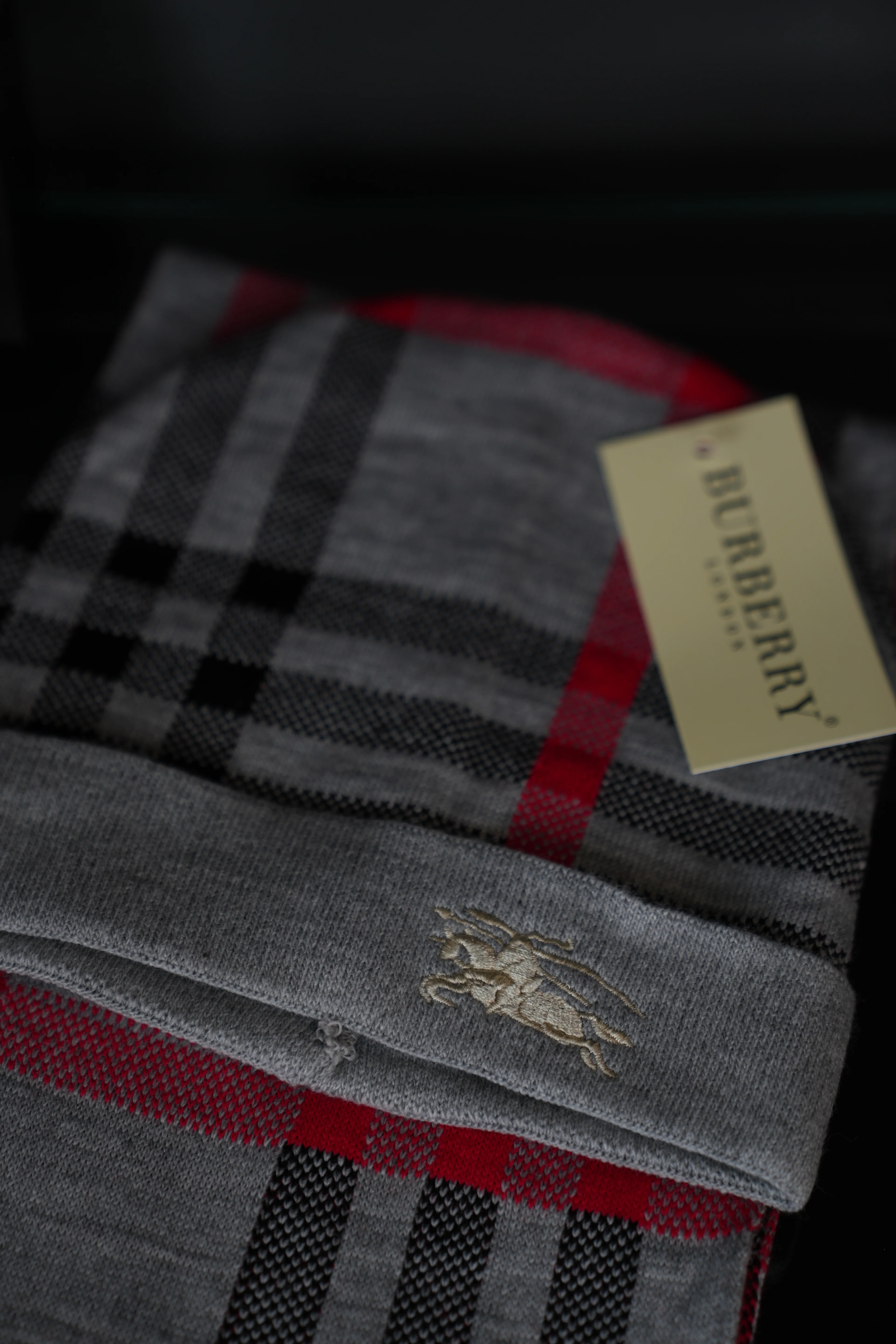 Burberry atkı bere takım