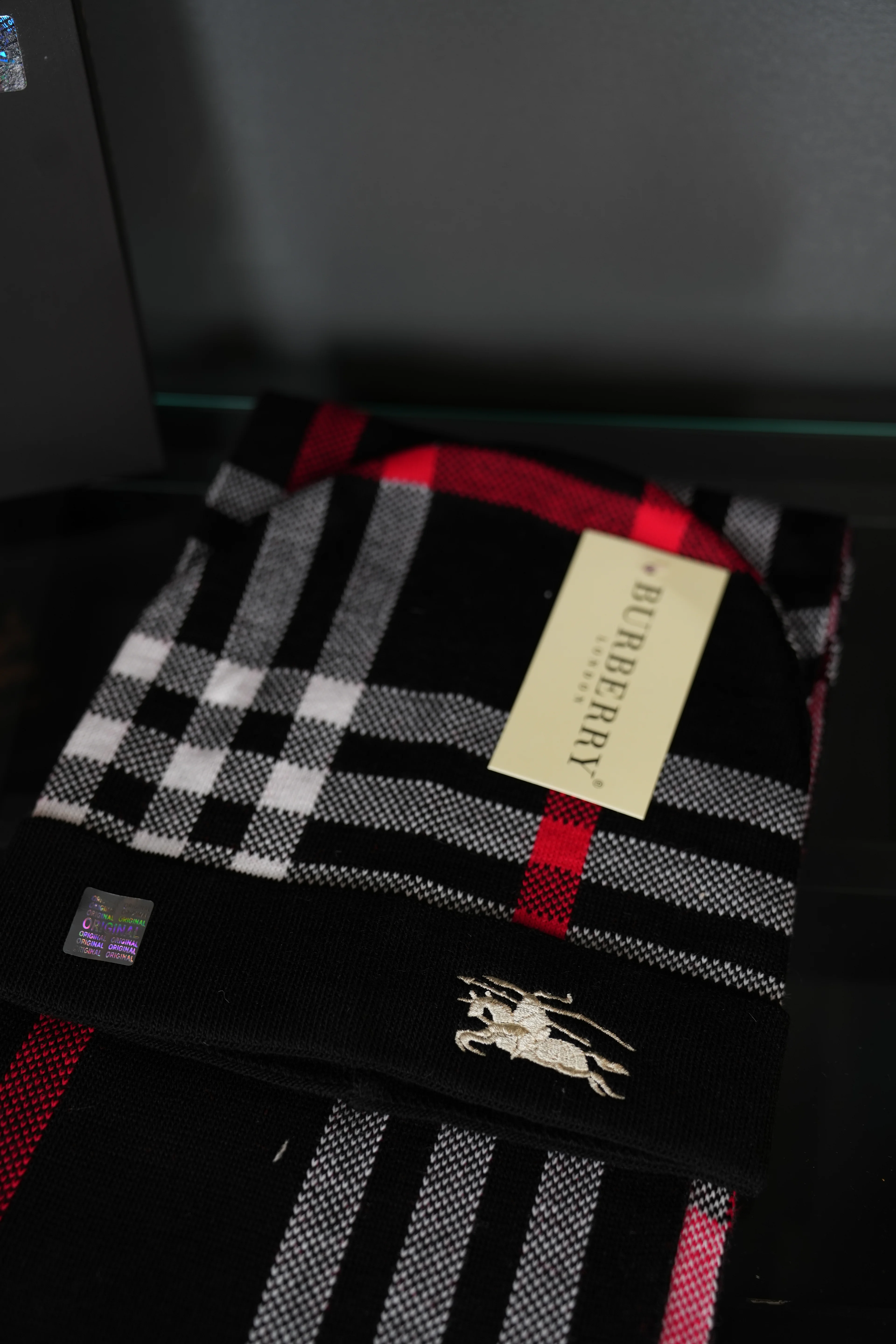 Burberry bere atkı takım