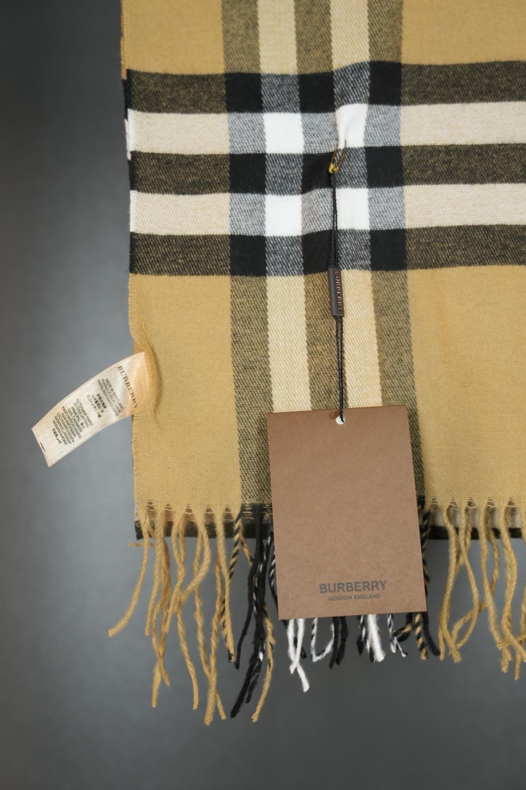 Burberry atkı