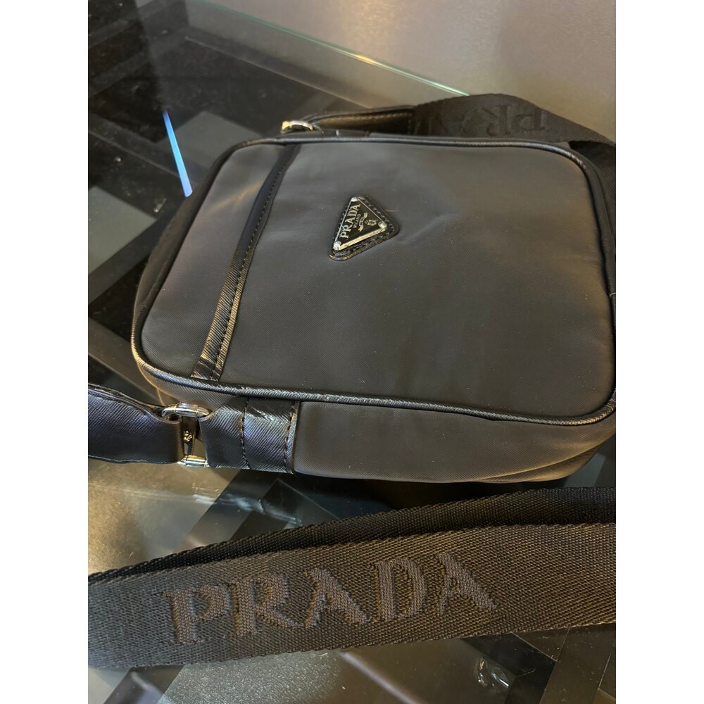 Prada çanta