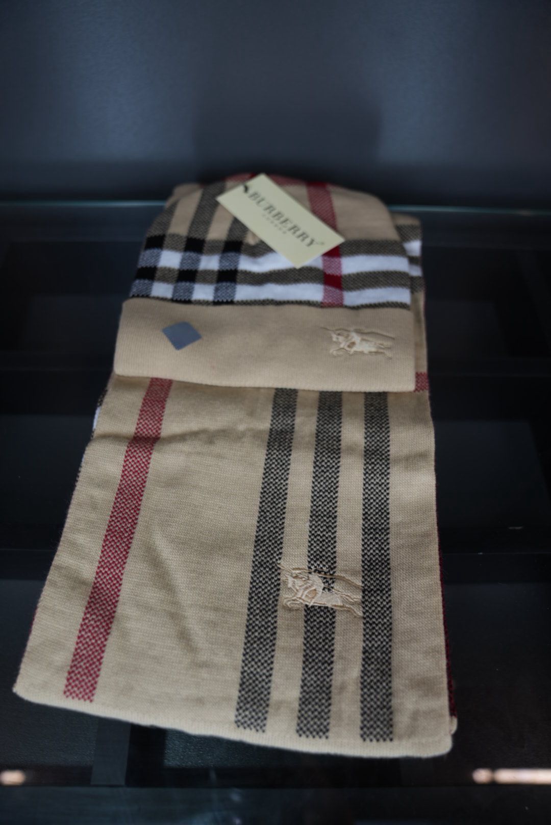 Burberry bere atkı takım