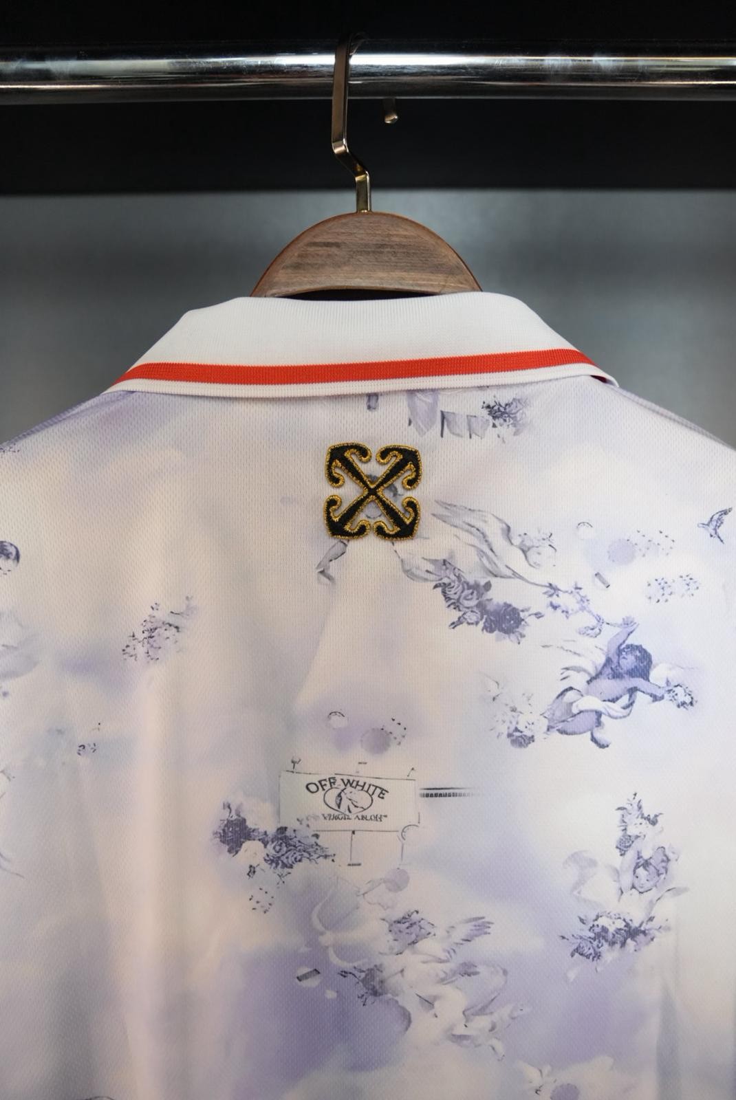 Off white forma