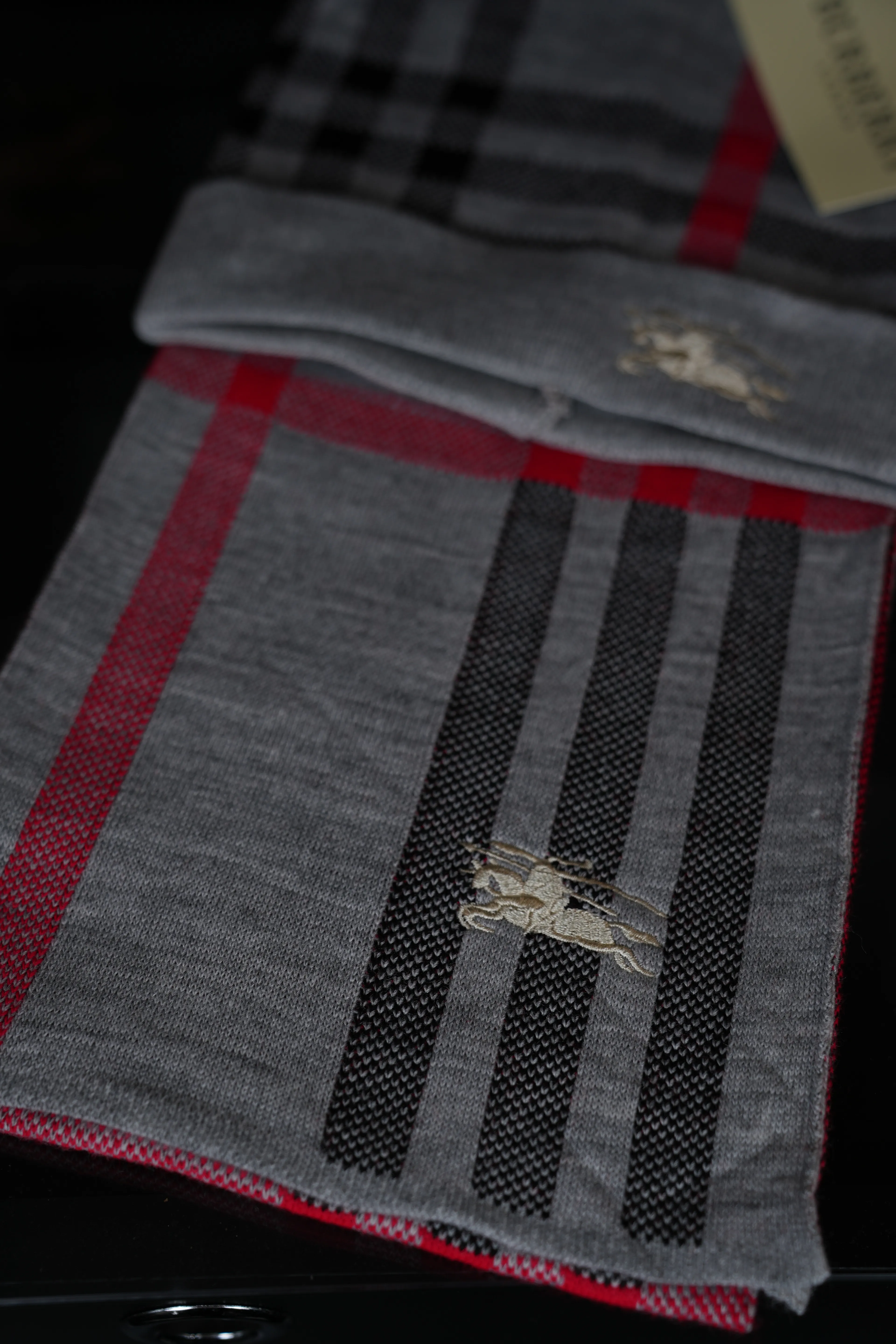 Burberry atkı bere takım