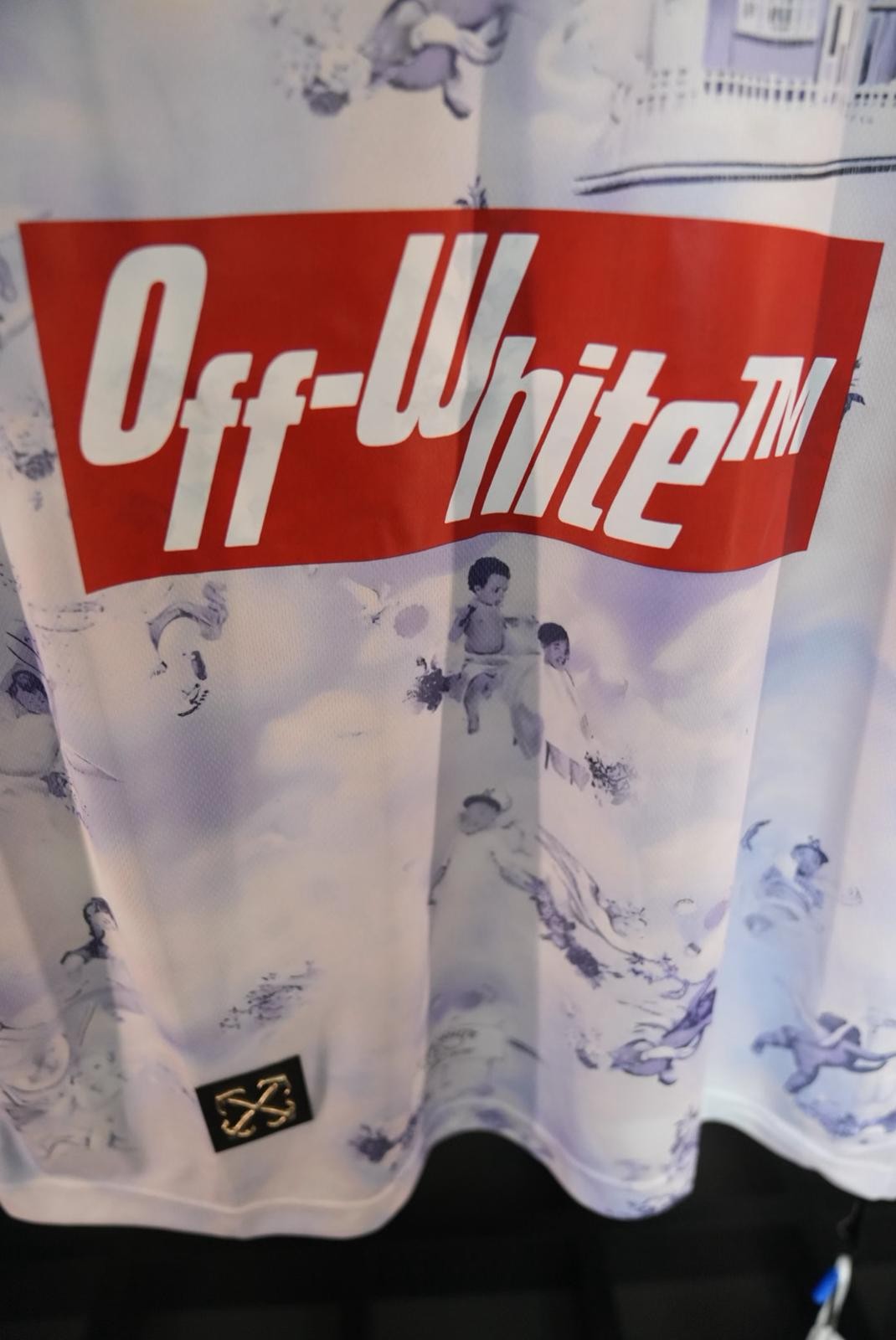 Off white forma
