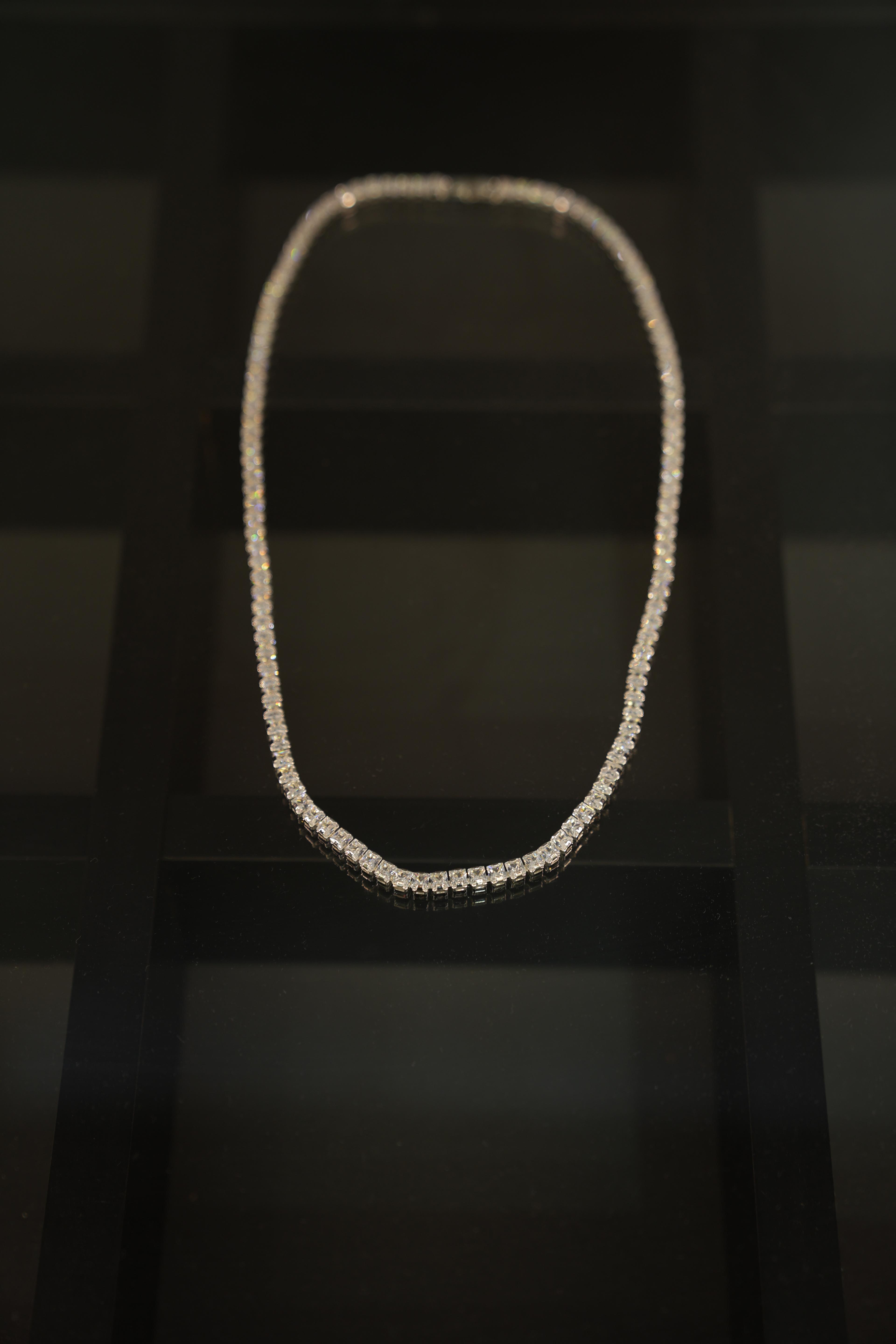 colar le diament takım