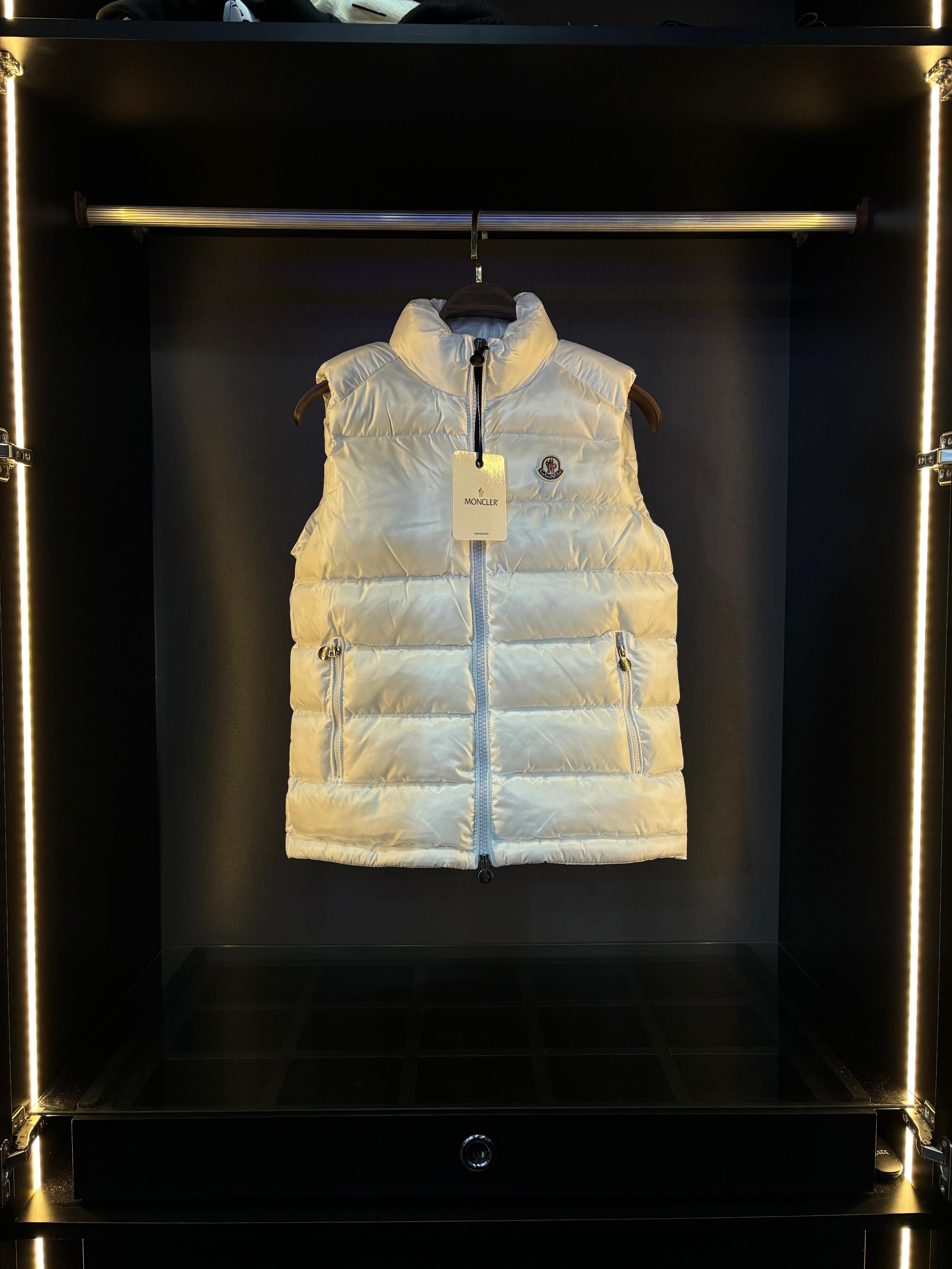 Moncler yelek