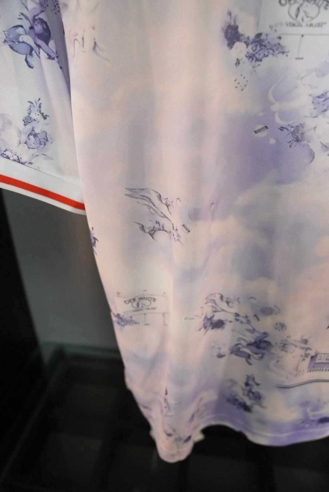 Off white forma