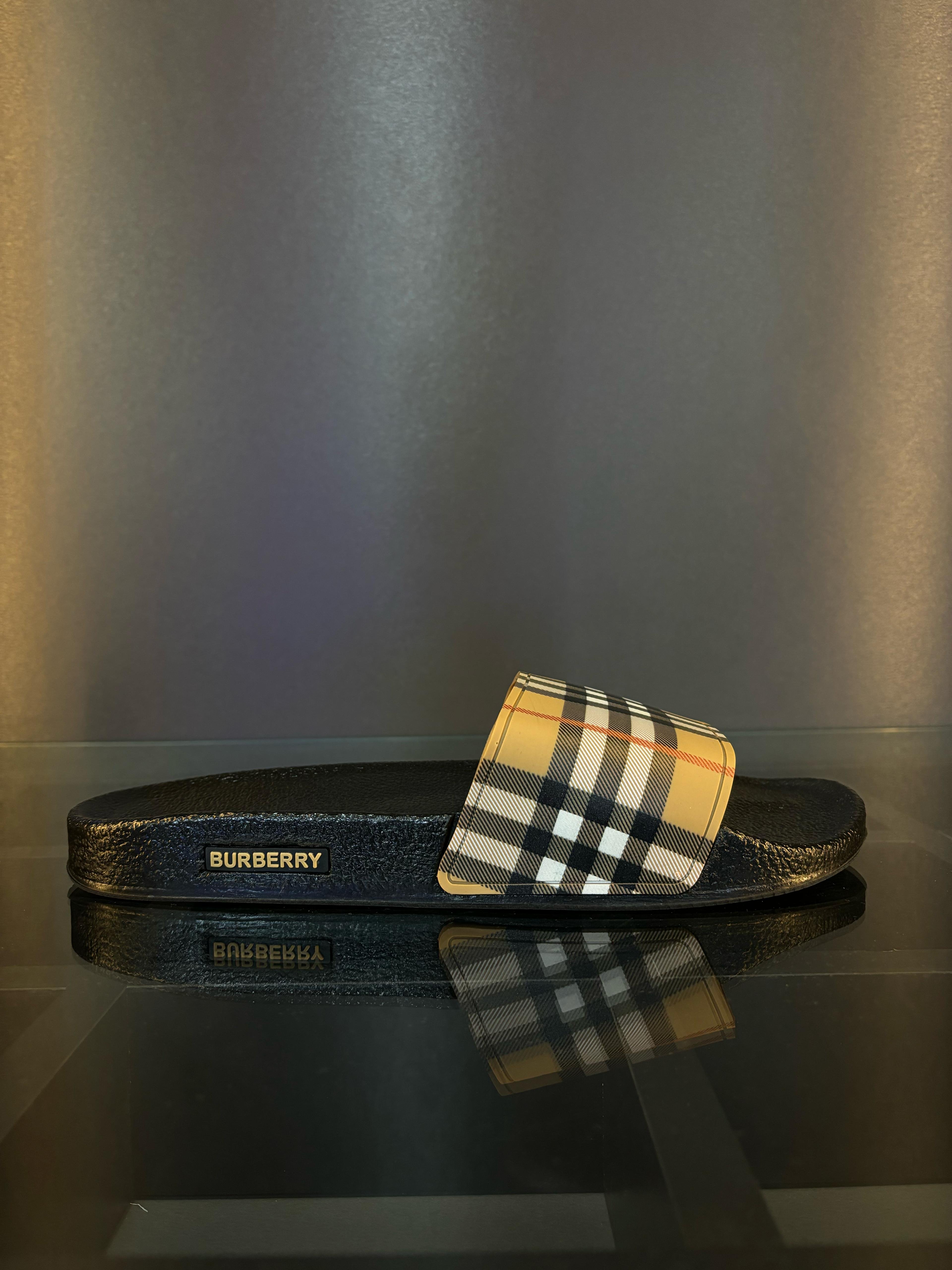 burberry terlik 