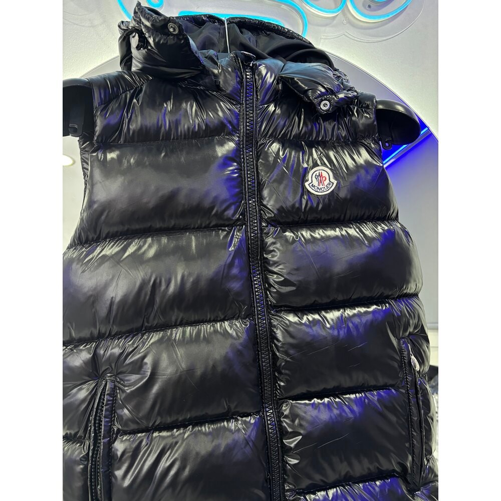 Moncler yelek