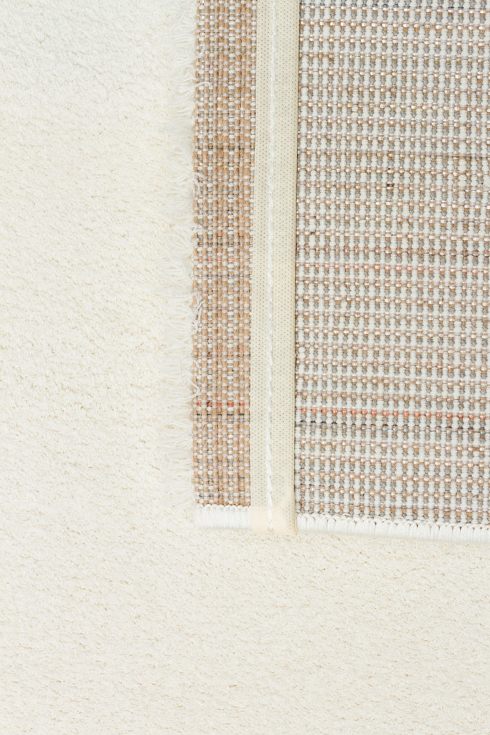 EMİRGAN HALI SOFT X SERİSİ SF 04 BEYAZ - YUMUŞAK DOKULU MODERN SHAGGY HALI