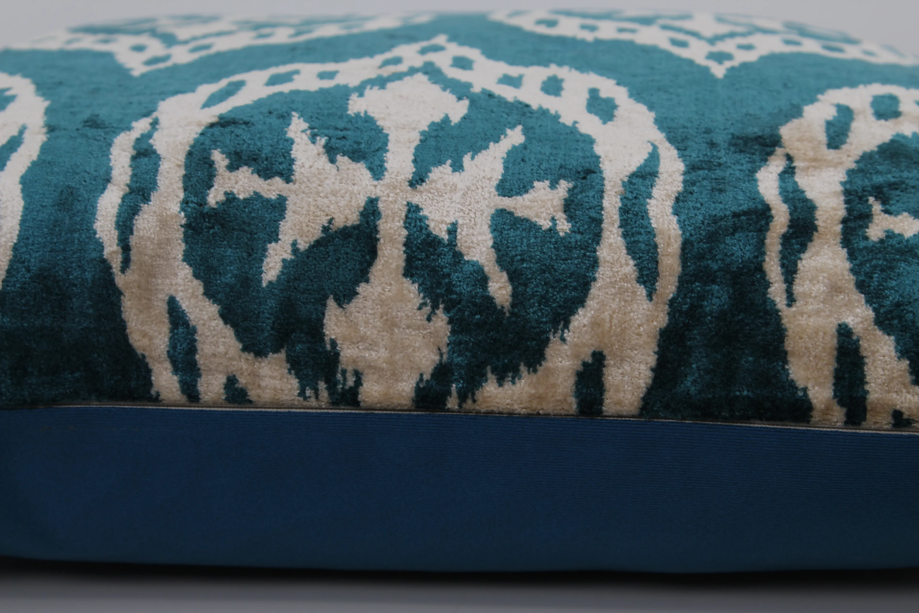 Oval İkat Damask Dekoratif Kırlent