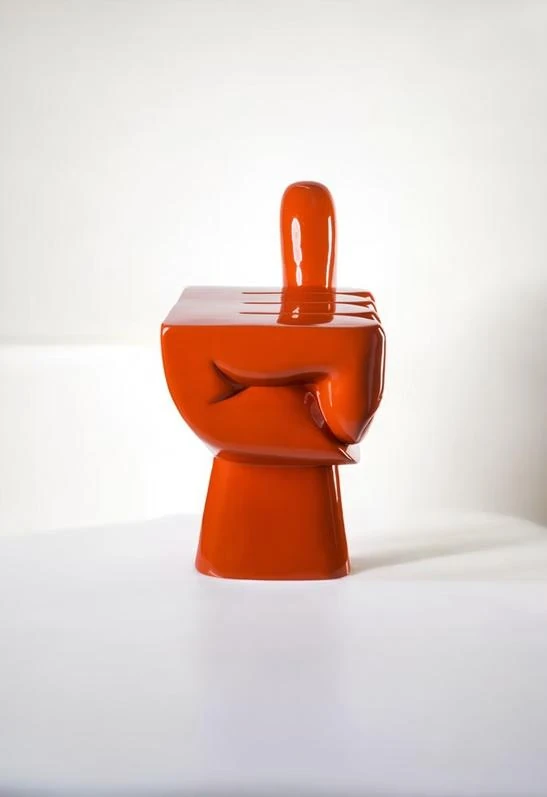 Yumruk Şekilli Dekoratif Sandalye