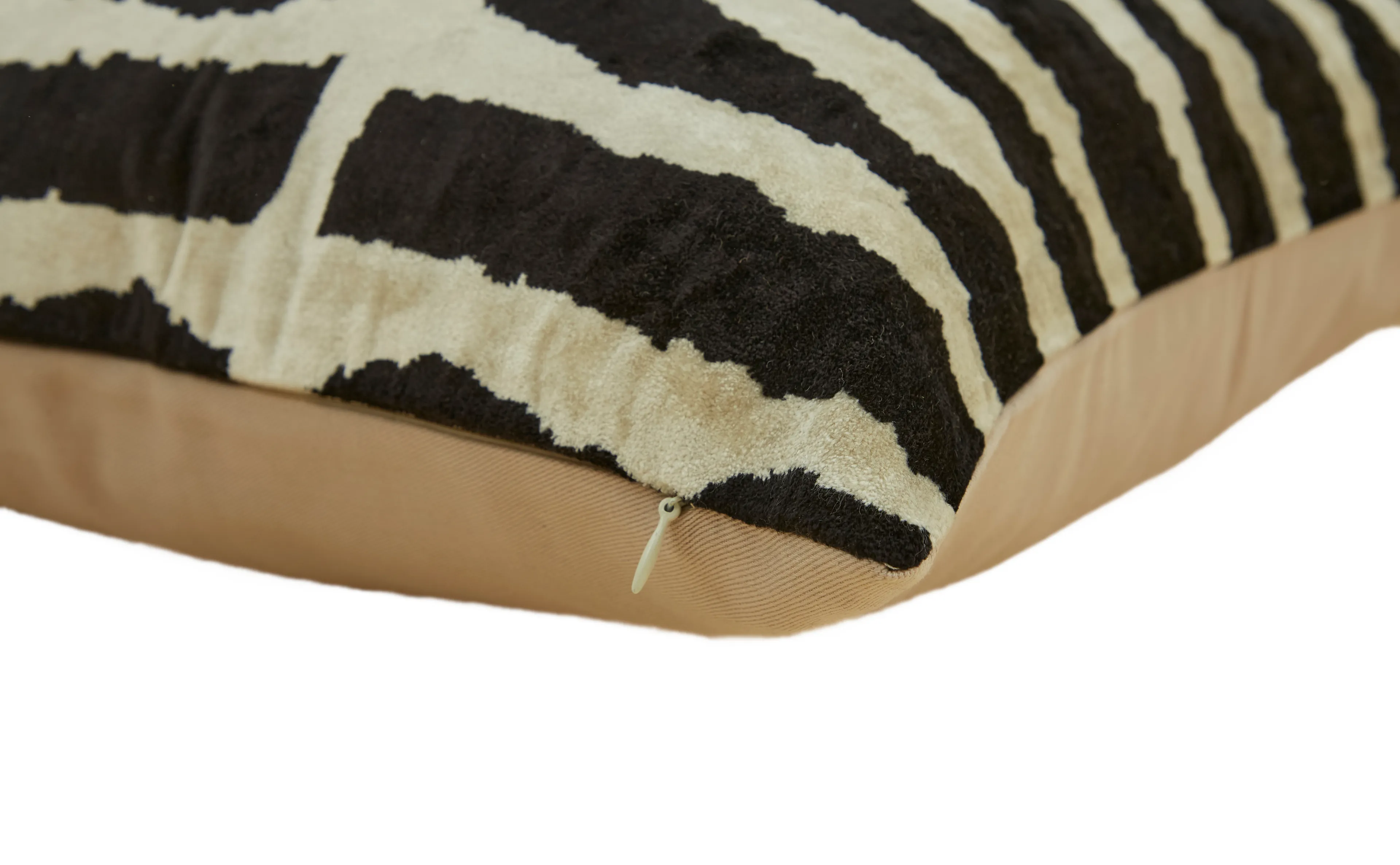 Ikat Kadife Zebra Desenli Kırlent