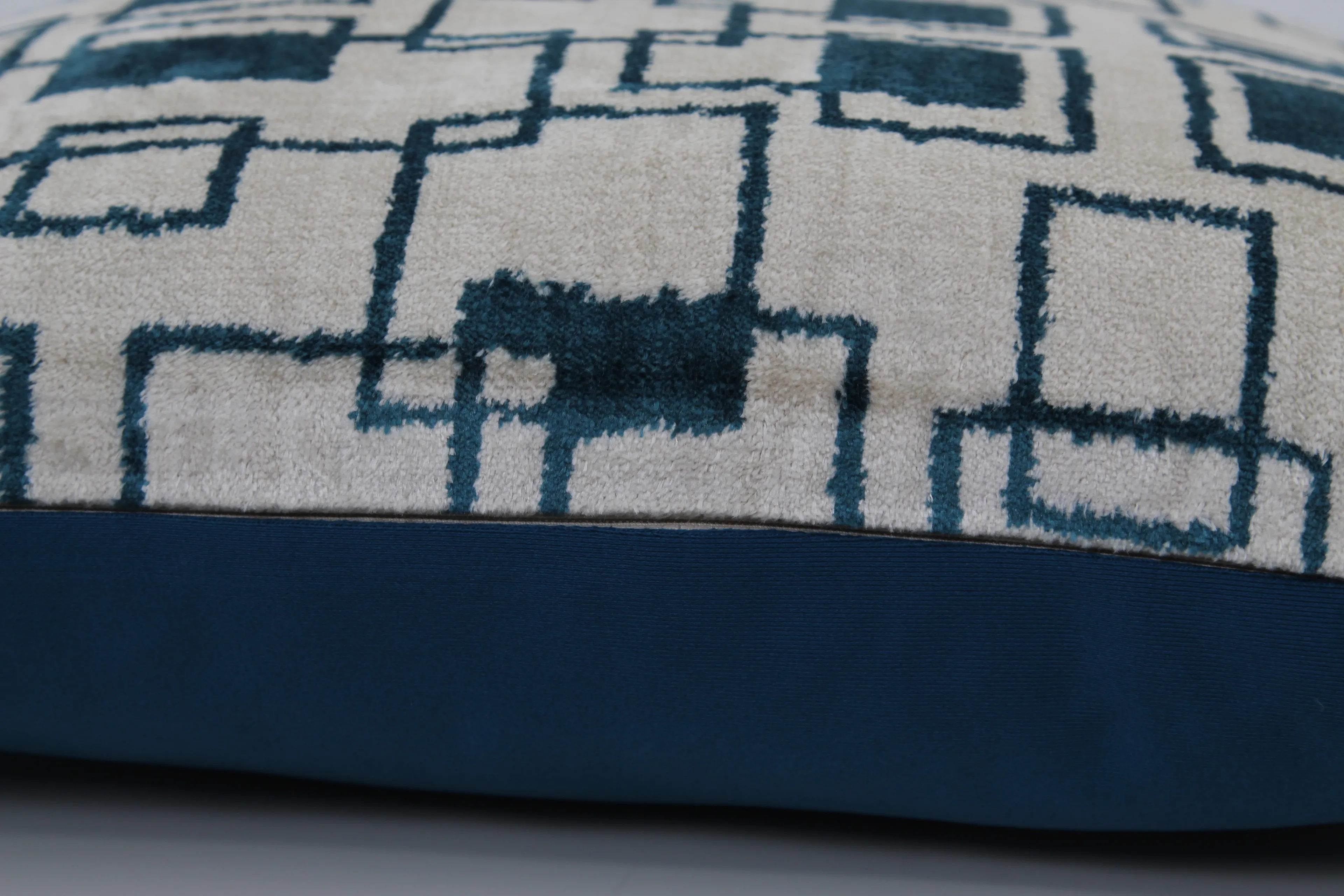 Dinamik Çizgi Sanatı Dekoratif Kırlent