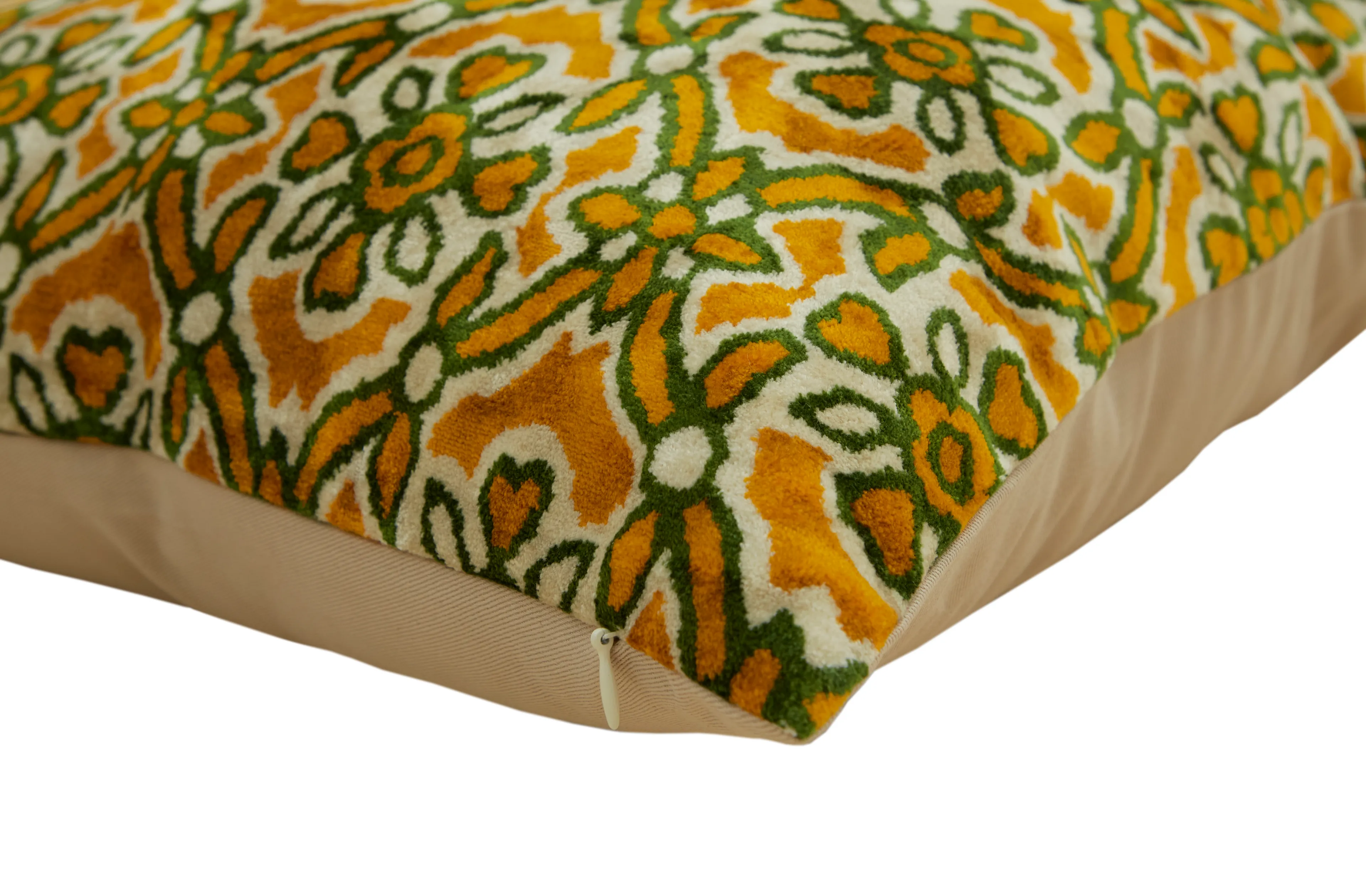 Kenetli Çiçek Izgara Desenli Dekoratif Kadife Kırlent Kılıfı